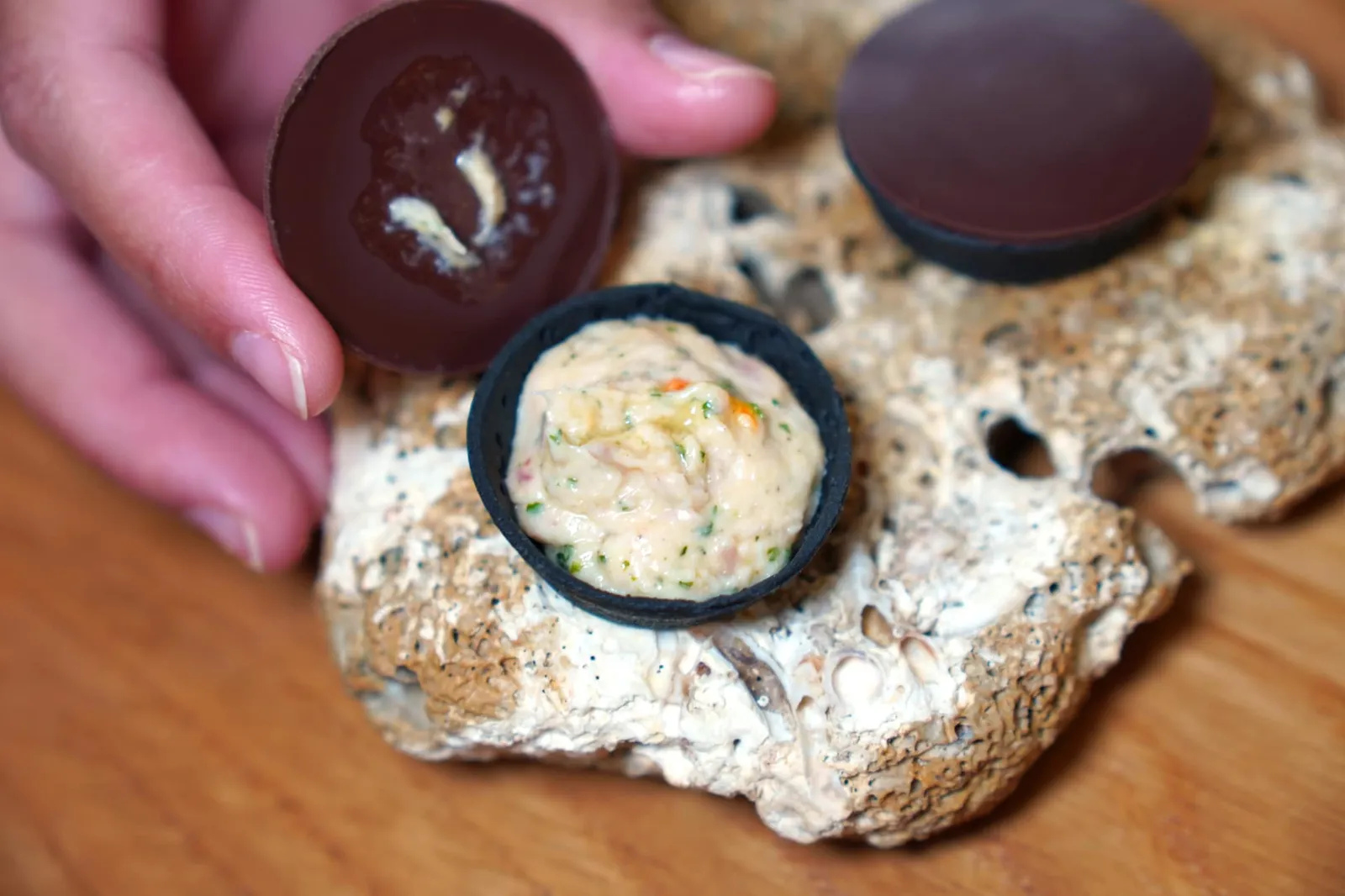 Anguille fume au chocolat เปิดออกมาดูด้านใน (18/20)
