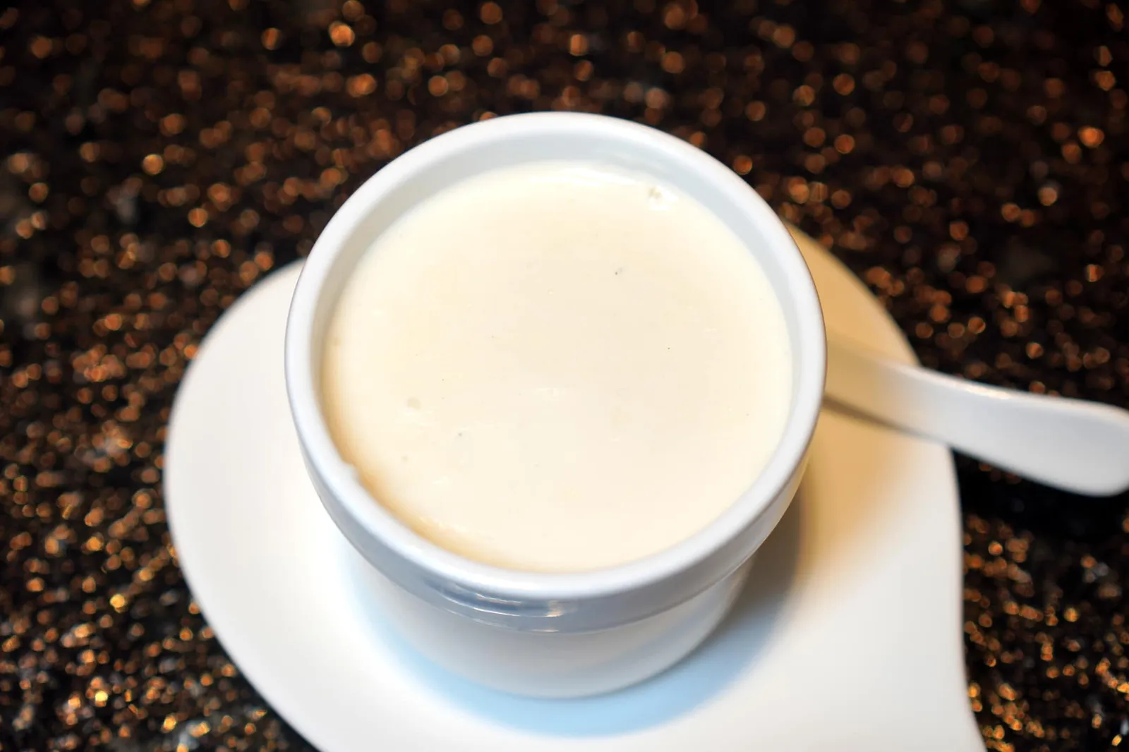 传统生磨杏仁茶 (12 SGD++) Traditional Almond Cream ส่วนผู้สูงอายุน่าจะชอบเมนูครีมอัลมอนด์ร้อน ๆ ซดแล้วคล่องคอ (15/20)