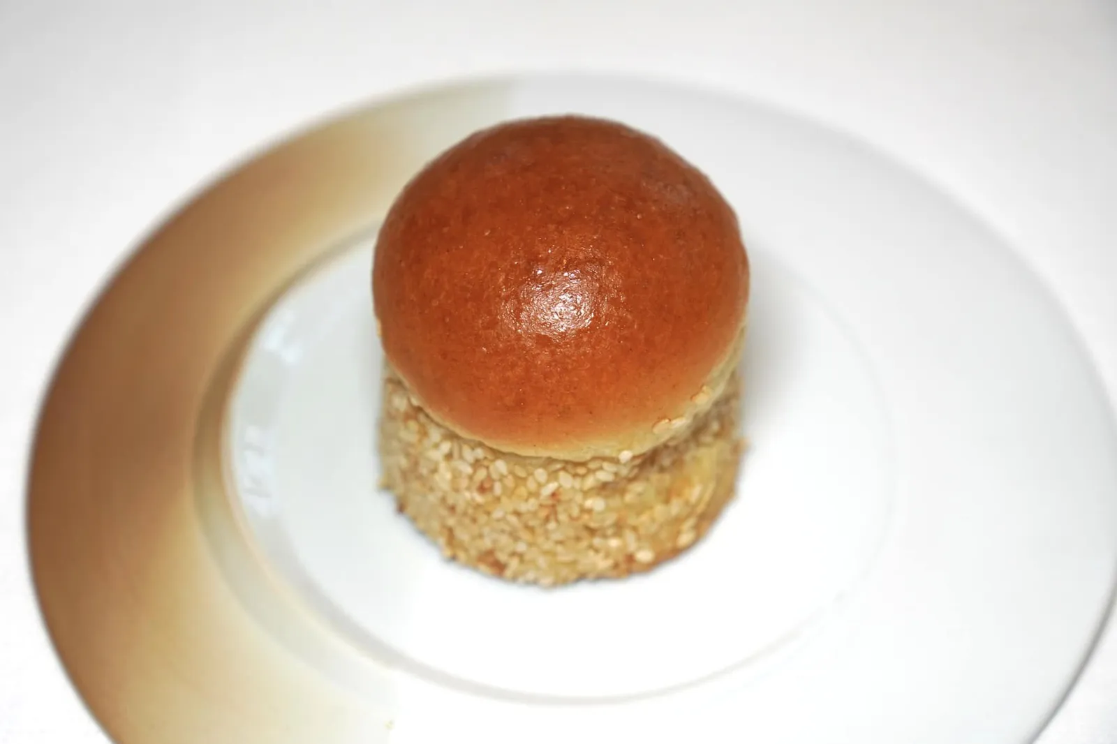 Duck foie gras (bio) 2 preparations Figs ’Rouge de Bordeaux‘ Mocha, cauliflower, chocolate, rhubarb สุดท้ายคือ Saffron Bread เสิร์ฟมาให้รับประทานไปควบคู่กัน (20/20)