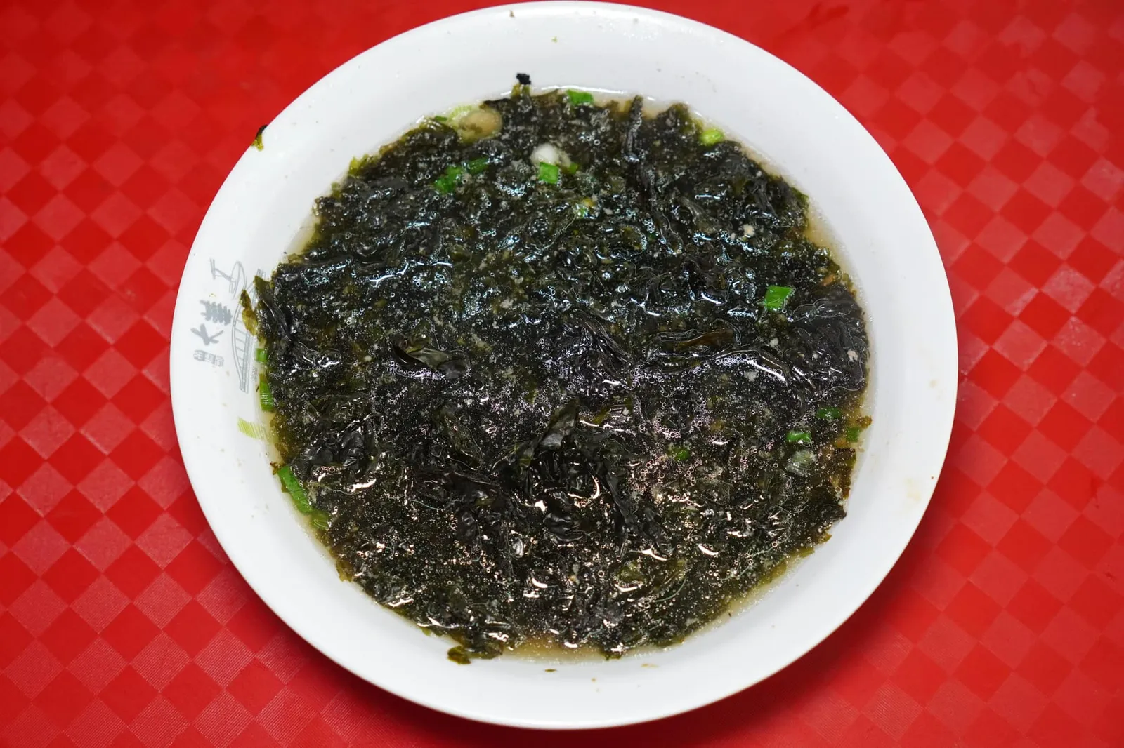 紫菜汤 (6 SGD, 8 SGD, 10 SGD) Zi Cai Tang Zi Cai Tang เป็นซุปที่ให้รสชาติกลมกล่อมแฝงไปด้วยความอุมามิจากสาหร่ายที่ให้มาแบบไม่หวง เนื้อสัมผัสเคี้ยวหนึบแต่ไม่เหนียว ยกซดร้อน ๆ คู่กันกับ Mee Pok ได้เป็นอย่างดี (13/20)