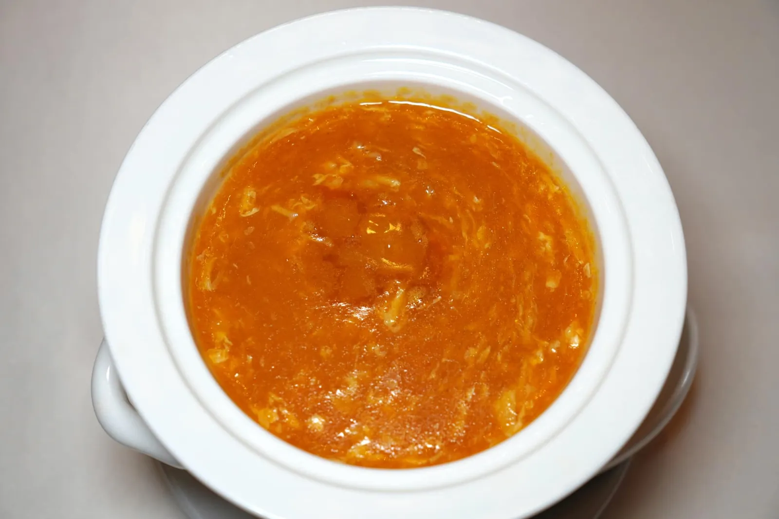 蟹黄鹅肝汤 (36 SGD++) Foie Gras Chawanmushi with Crab Roe Soup フォアグラの茶碗蒸し 蟹の旨味スープ สุดยอดเมนู Signature Dish ในที่นี้คือ Chawanmushi หรือไข่ตุ๋นญี่ปุ่นซึ่งปกติจะมีความนุ่มและครีมมี่อยู่แล้วแต่เชฟเพิ่มวัตถุดิบอย่างฟัวกราส์ลงไปเพื่อให้มีความละมุนมากยิ่งเข้ากันดีกับความหอมมันของซุปไข่ปูร้อน ๆ และความหวานของเนื้อปูฉีกได้อย่างน่าทึ่ง (17/20)