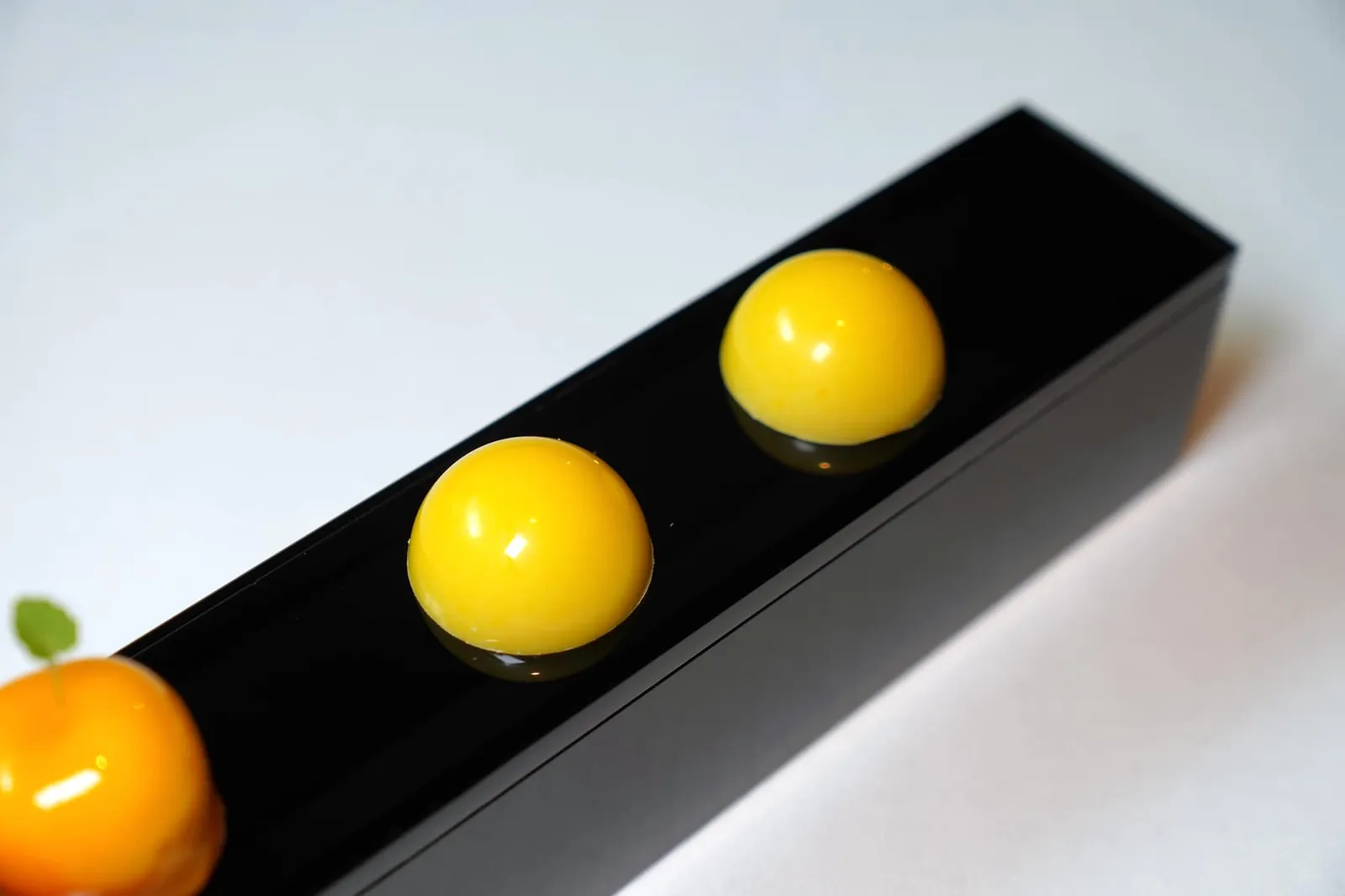 Petits-fours สุดท้ายคือ Olive Oil Bonbon ซึ่งจะเน้นความหอมและอโรม่าของน้ำมันมะกอกนั่นเอง