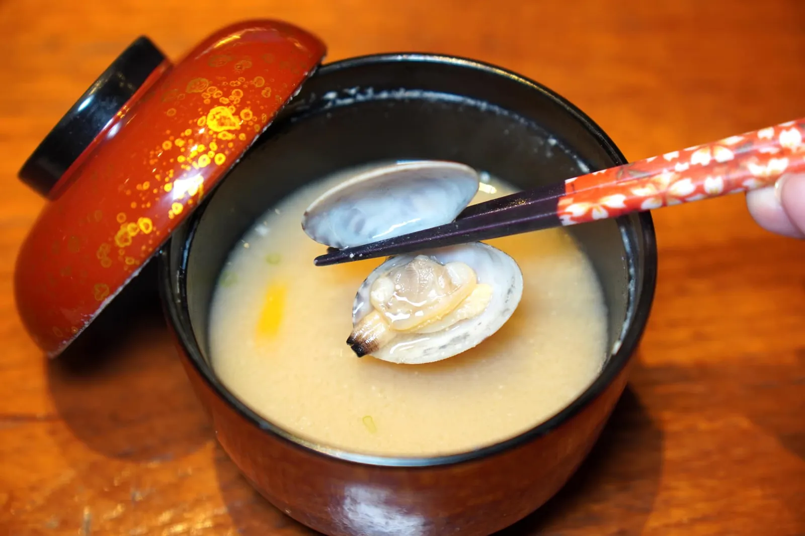 Asari Clam Soup จบด้วยซุปหอยอาซาริรสชาติกลมกล่อม เนื้อนุ่มหนึบ ไม่มีกลิ่นคาวใด ๆ