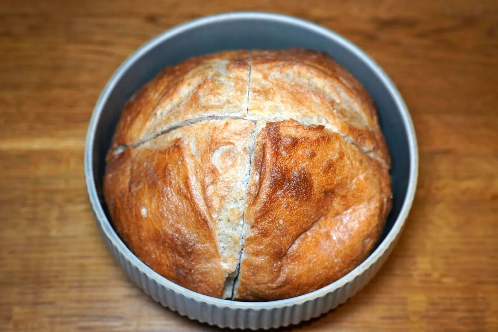 Bread คั่นกลางด้วยขนมปังท้องถิ่นของภูมิภาค Alsace เสิร์ฟให้ชิมกันระหว่างรออาหาร