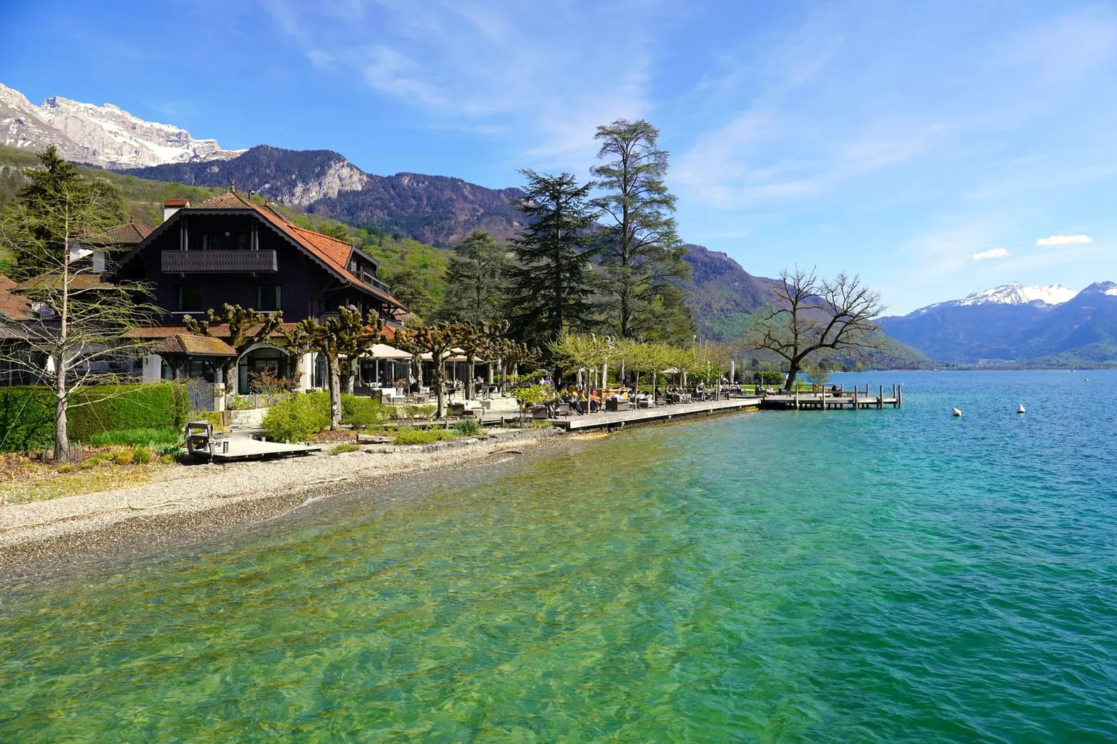 Maison Sulpice เป็นโรงแรมระดับ Relais & Châteaux จำนวน 23 ห้อง