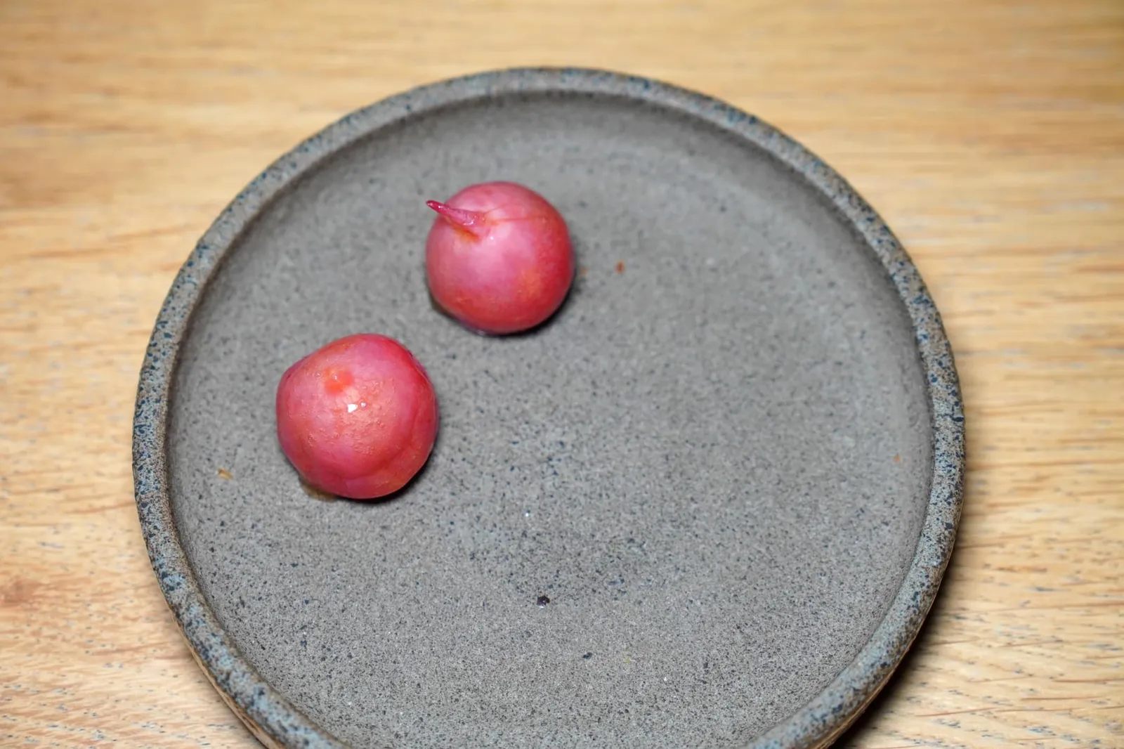🥄 Snacks Radieschen | Basilikum Radish กรอบ ๆ ที่ผ่านการดองมาอย่างดีจนมีรสชาติเปรี้ยวกลมกล่อมเสริมด้วยอโรมาหอม ๆ ของครีมใบเบซิล (15/20)