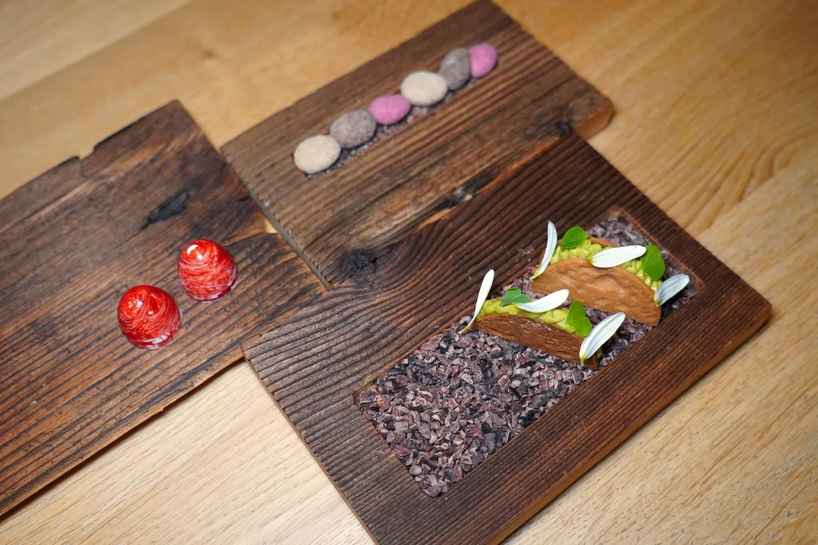 🥄 Friandise ปิดท้ายด้วย Petits Fours จัดเสิร์ฟมาพร้อมกัน (16/20)