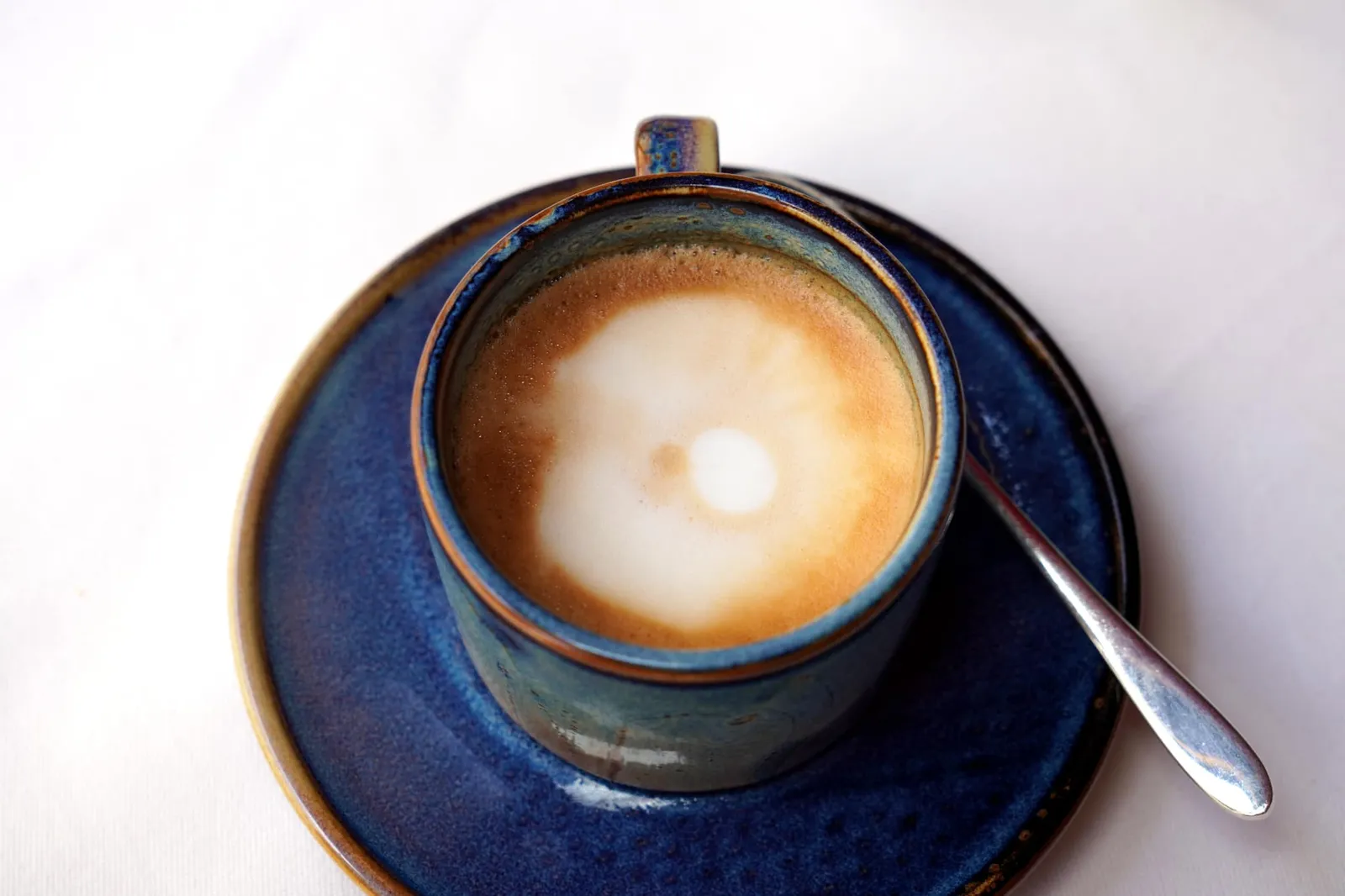 Coffee or Tea ผู้ที่สั่งกาแฟจะได้กาแฟมา 1 แก้วแต่ใครที่สั่งชาจะได้ทั้งกาเลย