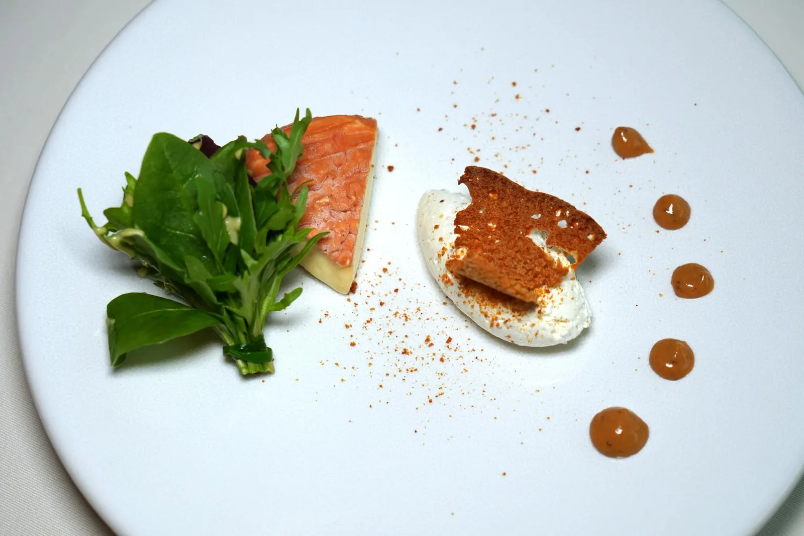 Epoisses mustard cream with gingerbread ข้างกันคือ Mustard Cream ท็อปด้านบนด้วย Gingerbread กรอบ ๆ และจุดรอบ ๆ คือ Vinaigrette นั่นเอง (15/20)