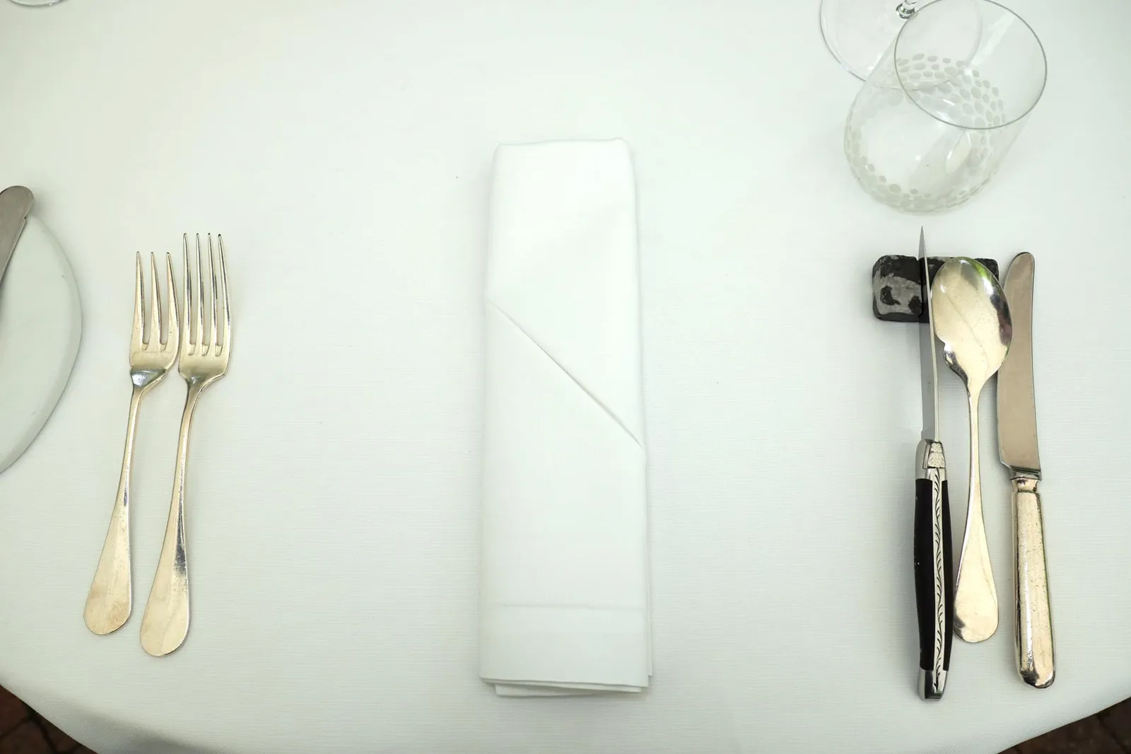 สุดท้ายคือรายการแบบ À La Carte ที่มีราคาต่อจานอยู่ที่ราว 70-110 € นั่นเอง
