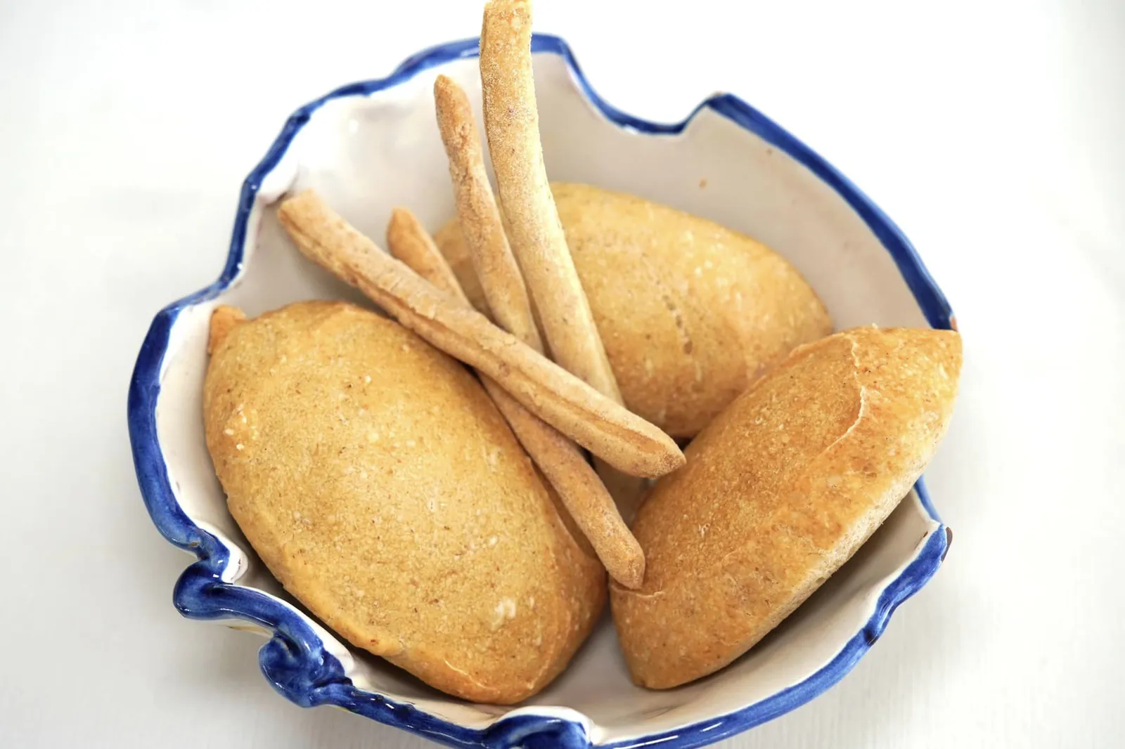 Bread ระหว่างมื้อสามารถขอเติมขนมปังได้เรื่อย ๆ