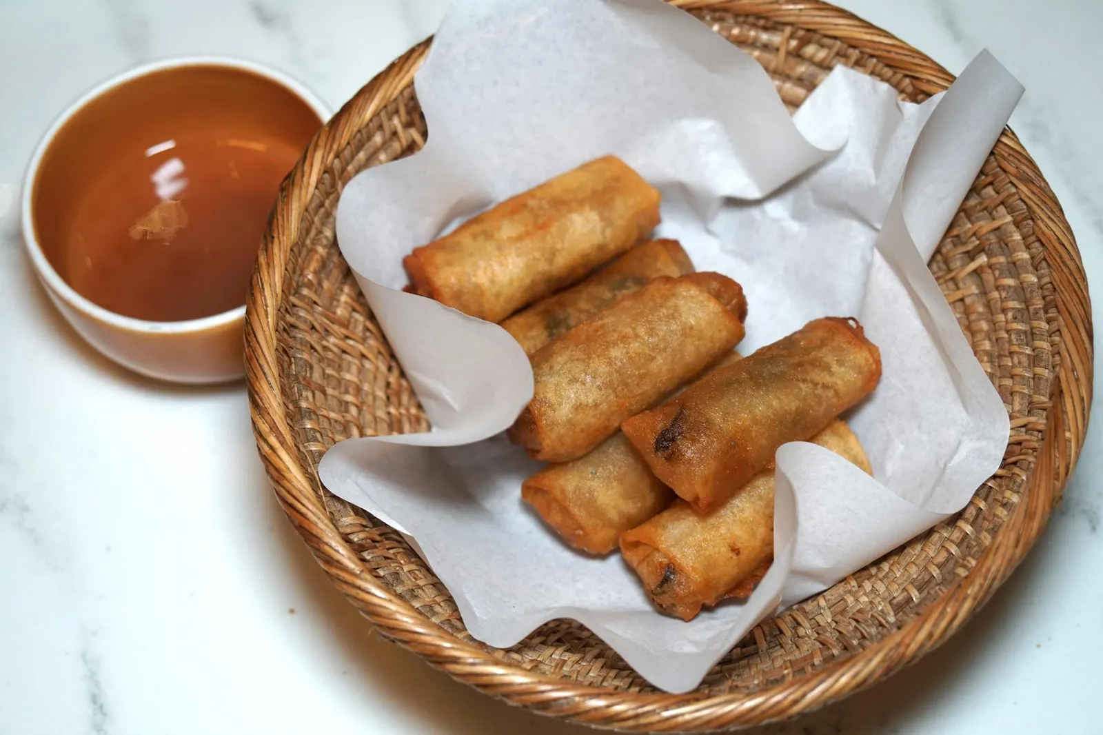 “บ้าน” ปอเปี้ยะทอด (180++) Por Pia Tod – “Baan” signature spring roll เมนูอาหารทานเล่น Signature ของร้านบ้านคือปอเปี๊ยะทอด เชฟต้นห่อเเป้งด้านนอกบาง ทอดมากรอบเเต่ไม่แข็ง ไส้ด้านในมีวุ้นเส้น เเครอท เเละเห็ดหอม ทานกับน้ำจิ้มหวานๆเข้ากันได้ดี (13/20)