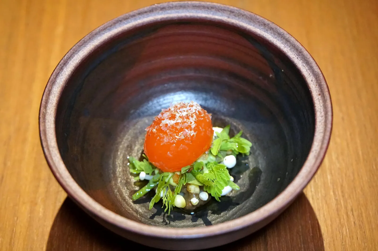 Inspired by a Chaiya treat, sourced at Pru Jampa Pickled duck egg พนักงานจะนำถ้วยใส่ไข่เค็มมาวางไว้ที่หน้าเราก่อน (17/20)