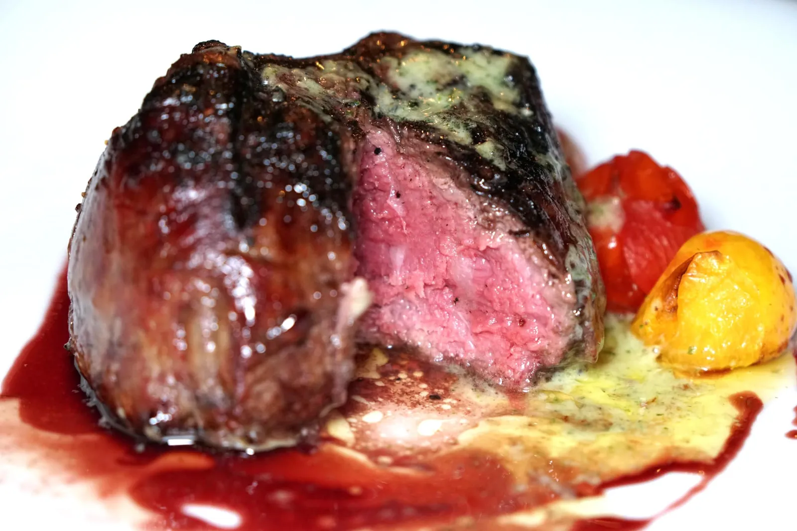 RANGER VALLEY BLACK ONYX TENDERLOIN 270 DAYS Shiraz Reduction / Chiang Rai Tomato / Garlic Butter เชฟทำเนื้ออกมาได้ Perfect Medium Rare เลยจริงๆ (13/20)