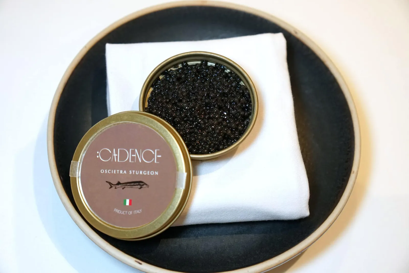 CAVIAR sunchoke | leek | hazelnut มาถึงคอร์สที่เราจะได้สัมผัสวัตถุดิบล้ำค่าอย่าง “ออสซีตร้าคาเวียร์” นำเข้าจากประเทศอิตาลี (15/20)