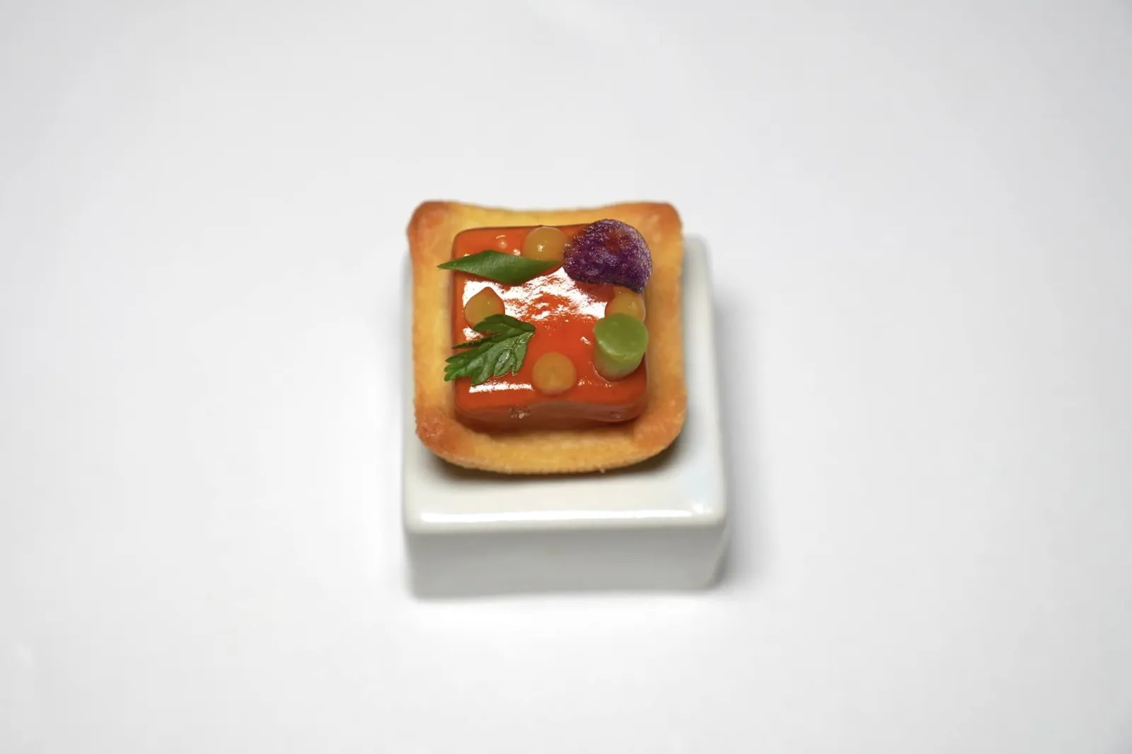 Amuse-bouche Nicoise Salad ที่เชฟนำเสนอมาเป็น Sweet Tuna Mousse จับคู่กับอโรมาหอม ๆ ของ Pepper Jelly รสชาติโดยรวมออกไปทางเปรี้ยวนิด ๆ ช่วยกระตุ้นน้ำย่อยได้ดี (16/20)