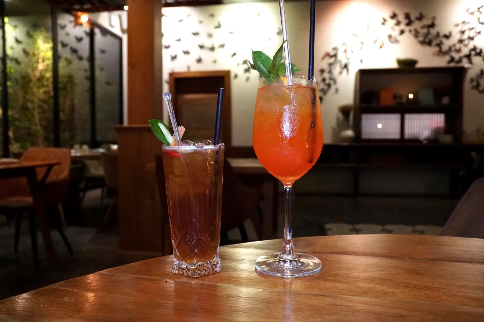 Signature Drink มื้ออาหารนี้ทานคู่กับเครื่องดื่มซิกเนเจอร์ของทางร้านคือ ต้มยำรัมโค้ก และ สวยซันเซ็ท