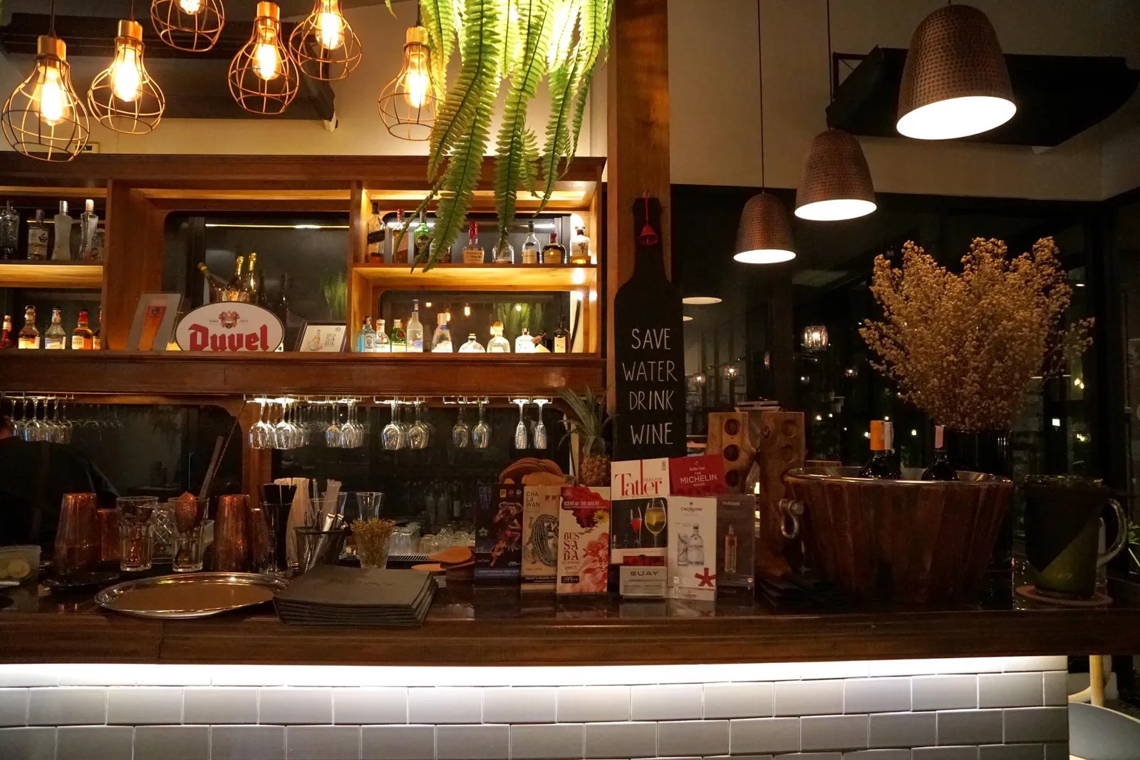 หากใครสงสัยข้อมูลเกี่ยวกับอาหารสามารถสอบถามกับคุณปิ๊กผู้จัดการร้านซึ่งรู้รายละเอียดเชิงลึกของอาหารทุกจานเลยก็ว่าได้