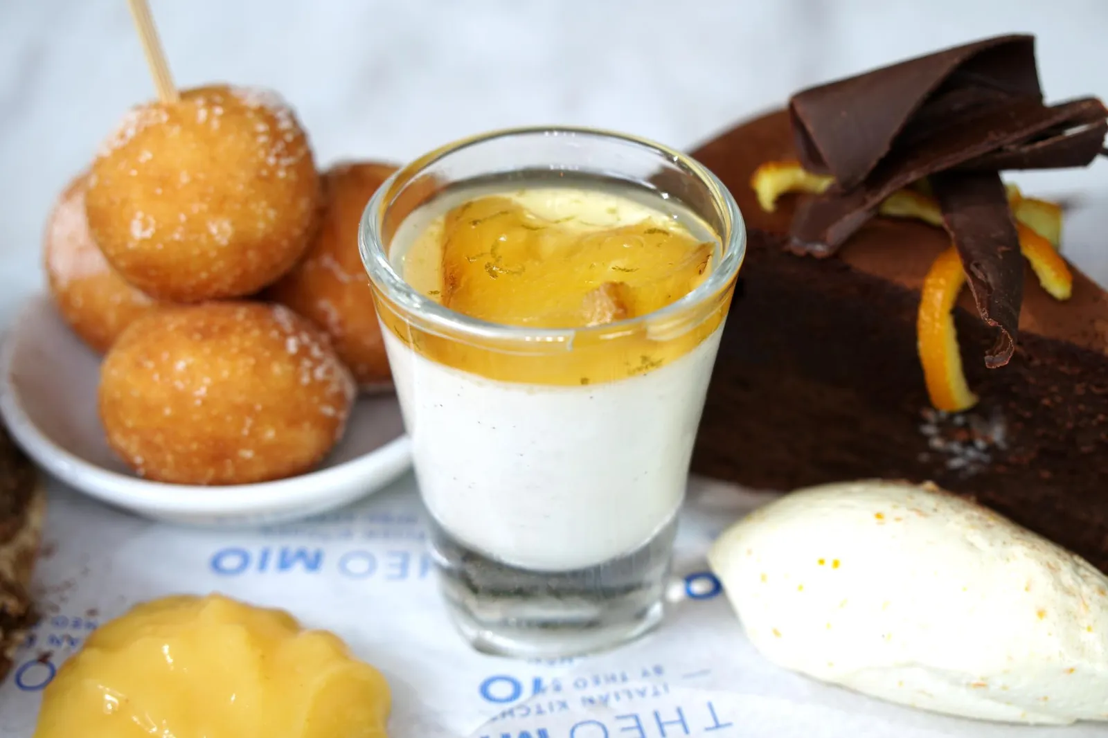 Panna Cotta con Ananas Vanilla panna cotta, caramelized pineapple and lime syrup พานาคอตต้าเนื้อเนียนนุ่ม หอม หวาน มัน ทอปด้านบนด้วยสับปะรดรสเปรี้ยวเละไซรัปมะนาว ทั้งคลาสสิคและอร่อยไปในตัว (13/20)