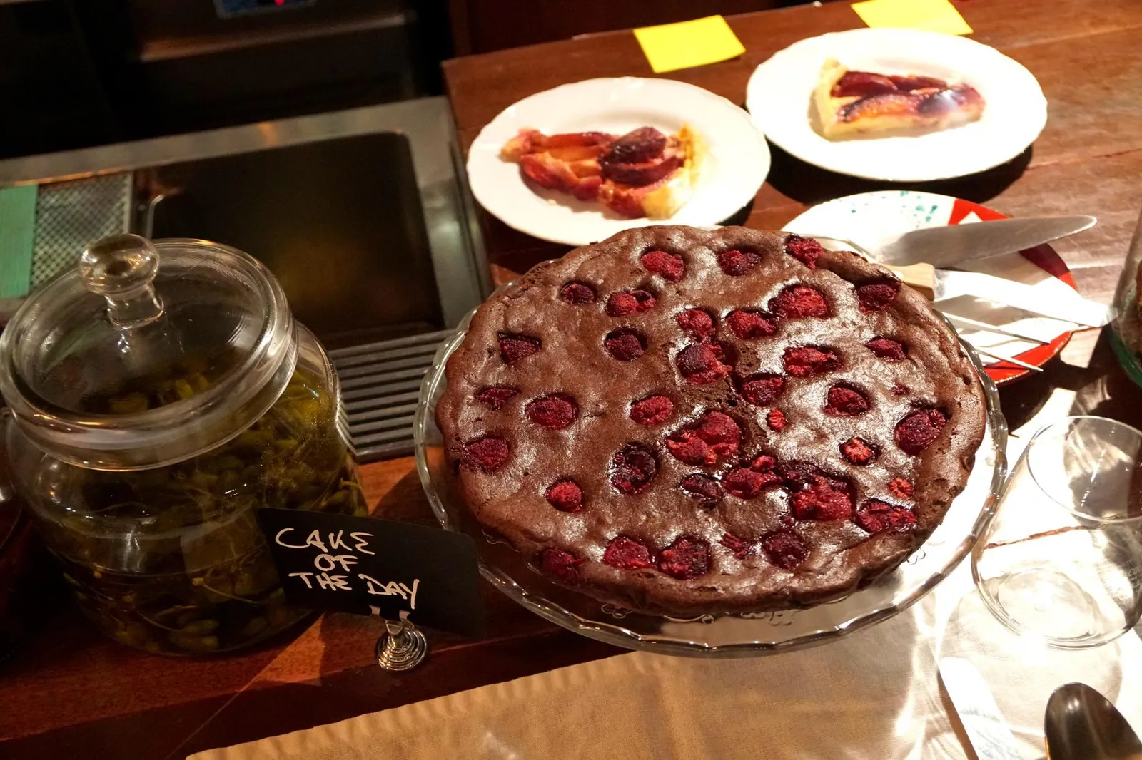 นอกจากนี้ยังมี Cake of The Day สำหรับผู้ที่ไม่อยากทานขนมเมนูเดิมๆ