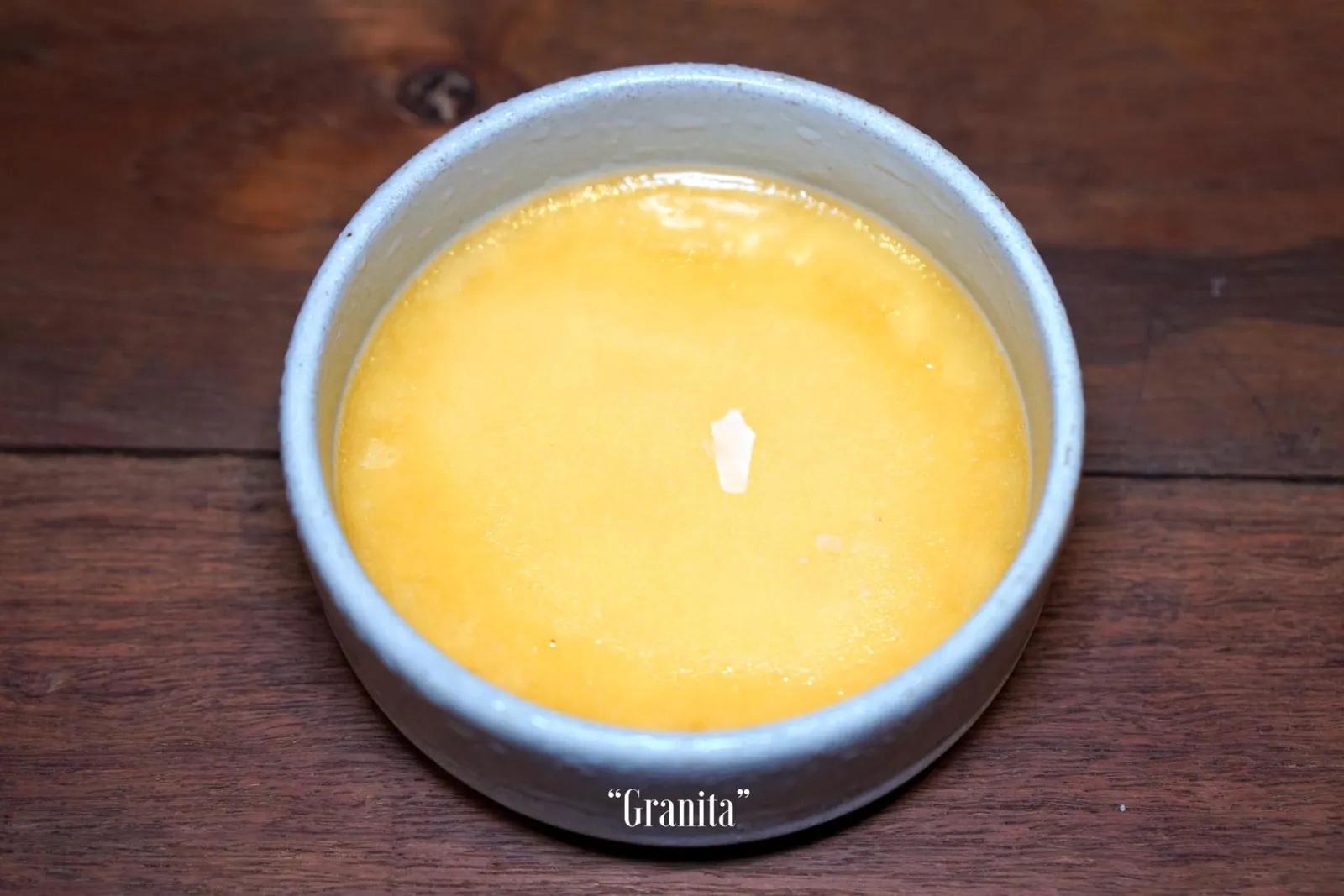 GRANITA ล้างปากดับคาวด้วย “กรานิต้า” สีเหลืองทำมาจากลูกพีชที่มีรสออกเปรี้ยวนิดๆ หอม เย็นชื่นใจ (13/20)