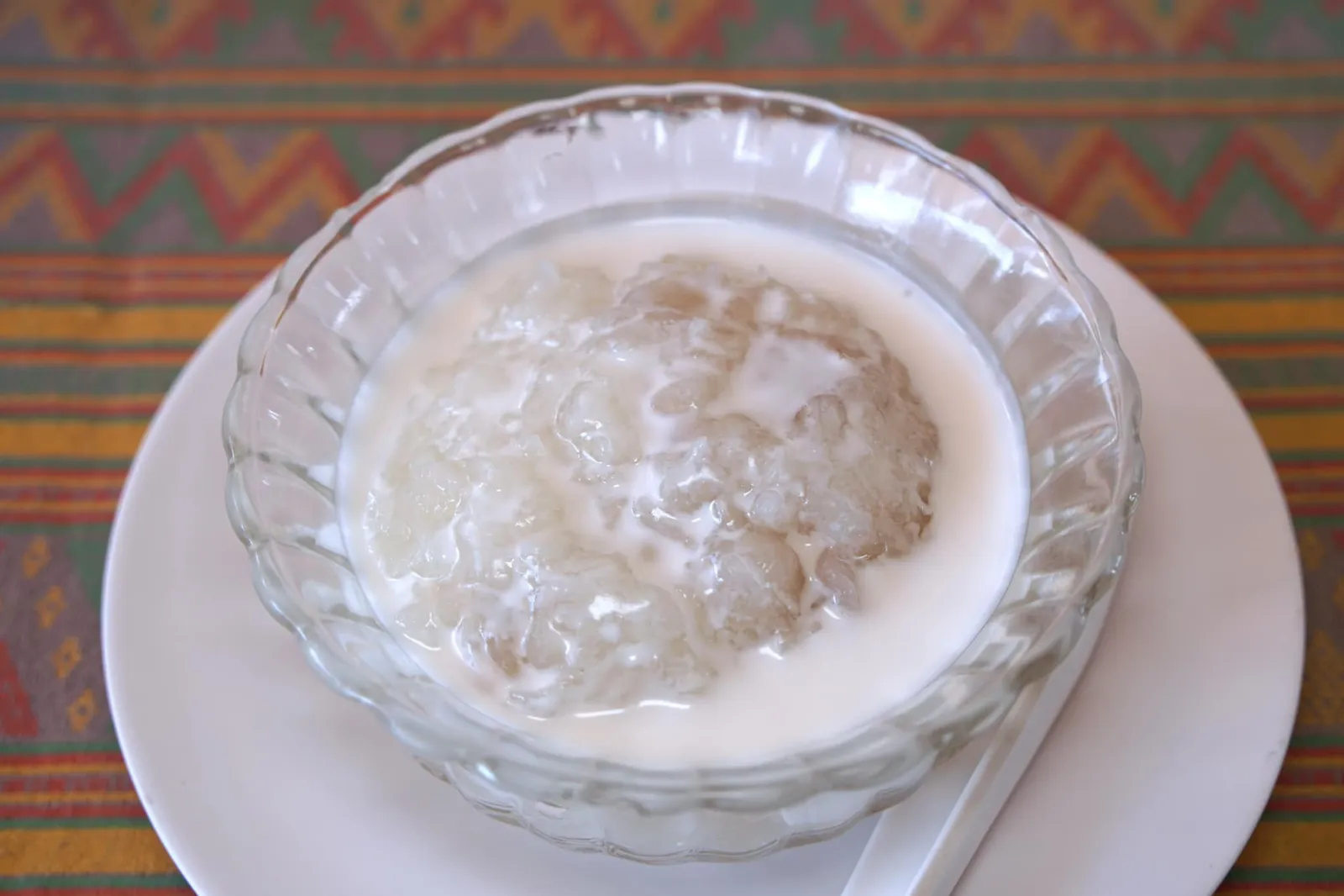 ข้าวเหนียวเปียกลำไย (45) Dessert สำหรับขนมหวานขอเเนะนำข้าวเหนียวเปียกลำไย ข้าวเหนียวนุ่ม ทานเเล้วได้ความหอมมันจากน้ำกะทิ เสริมด้วยรสหวานของลำไยด้านล่าง ปิดท้ายมื้ออาหารได้อย่างสมบูรณ์แบบ (12/20)