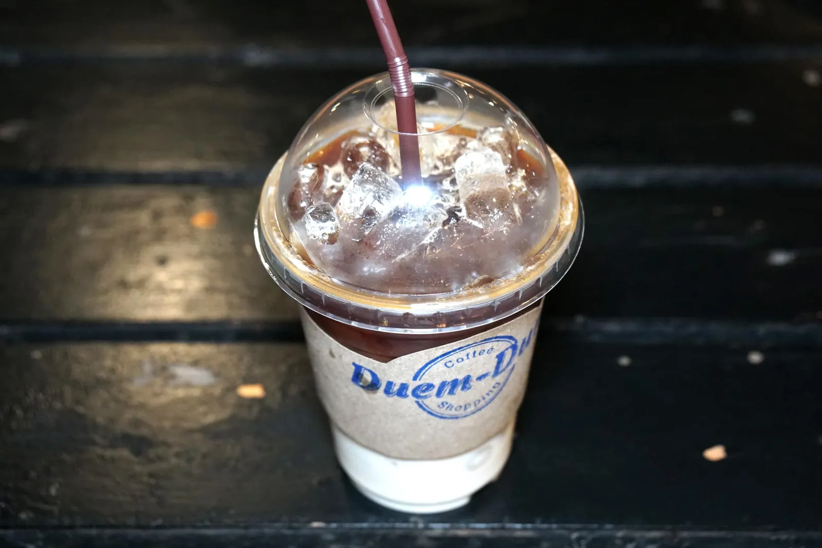 ลาเต้เย็น (55) สำหรับคุณภาพกาแฟที่นี่ถือว่ารับได้ในระดับราคานี้ น้องพนักงานบริการเป็นกันเอง น่ารักมากๆ