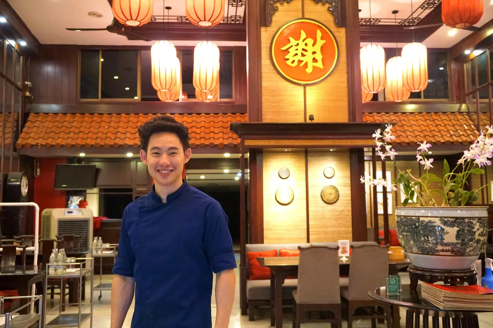ช่วงหลังมานี้เจ้าของร้านรุ่นที่ 2 คุณภักดี เจียรสาธิตได้เริ่มมอบหมายงานให้ลูกชาย เชฟแบงค์-พงศกร เจียรสาธิต เข้ามาควบคุมดูแลคุณภาพอาหารรวมไปถึงการเปิดสาขาใหม่ที่ One Nimman หลังจากเรียนจบการศึกษาจากคณะนิเทศศาสตร์ มหาวิทยาลัยกรุงเทพ และเข้าทำงานเป็นผู้ประกาศข่าวช่อง 3 รวมไปถึงงานดีเจในกรุงเทพจนถึงจุดอิ่มตัว เชฟแบงค์เริ่มเดินตามความฝันของตัวเองโดยการสมัครเข้าแข่งขันรายการ Masterchef Thailand Season 1 และฝากผลงานอันเป็นที่น่าจดจำเอาไว้ให้เราได้เห็นกัน นอกจากนี้ยังได้สมัครเป็นลูกศิษย์ของเชฟชุมพลเจ้าของร้านอาหารระดับ Michelin Star 2 ดาว และเรียนรู้เทคนิคอาหารยุคใหม่อยู่นานถึง 1 ปีครึ่งก่อนที่จะย้ายกลับมาสานต่อธุรกิจของร้านเจี่ยท้งเฮงจนถึงปัจจุบัน