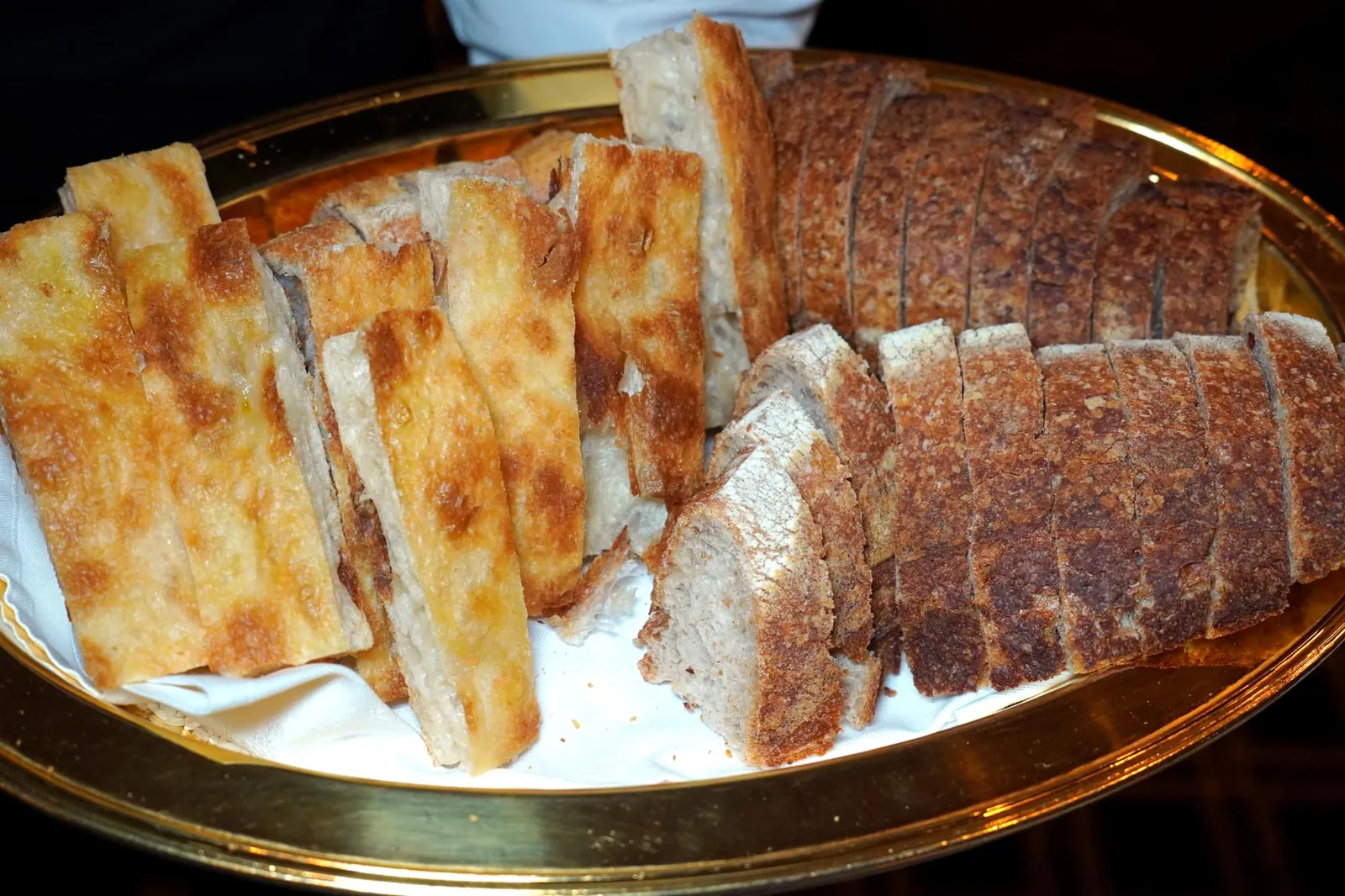 Bread ขนมปังอื่น ๆ ที่จัดเสิร์ฟในระหว่างมื้อ