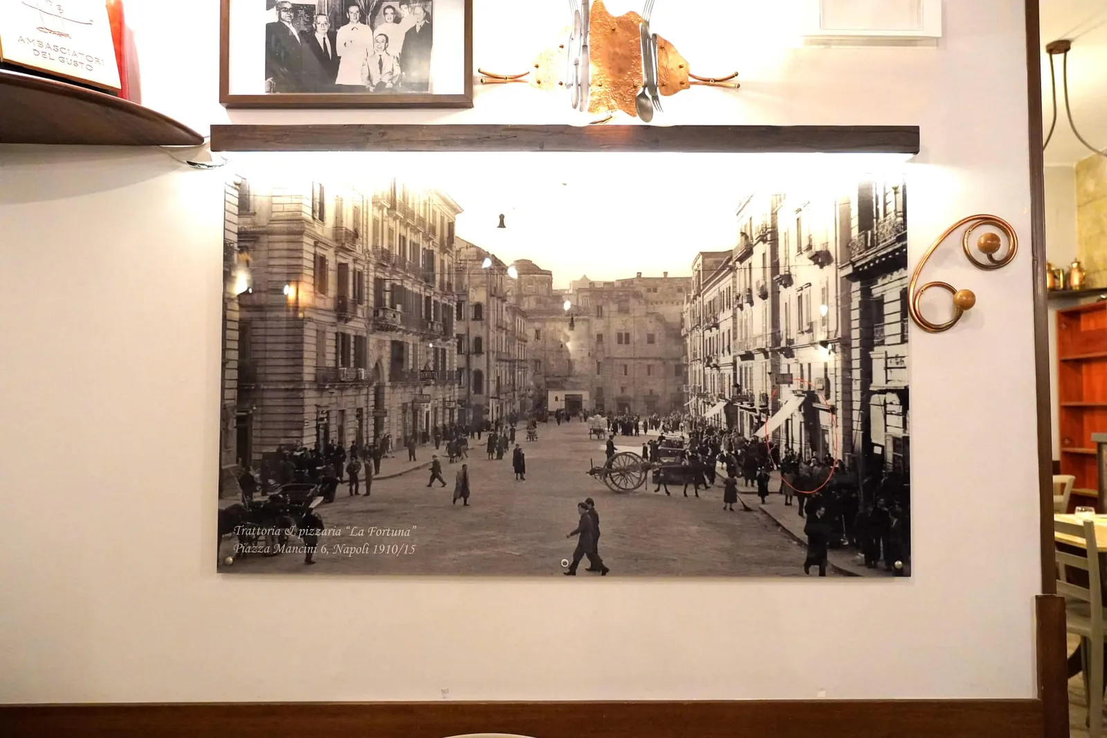 ร้านของคุณพ่อเชฟตั้งอยู่ใจกลางนคร Naples
