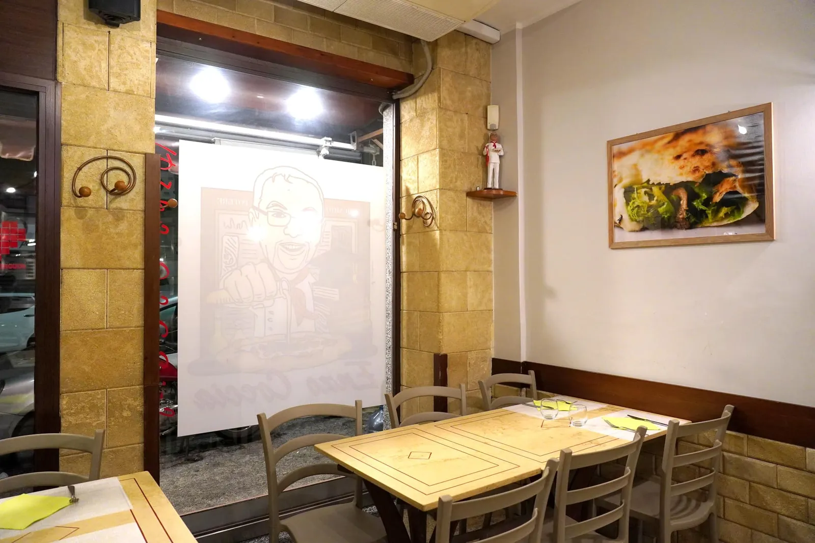 นอกจากนี้ในปี 2010 เขายังเปิดร้านพิซซ่าแห่งที่สองบนถนนเส้นเดียวกันโดยใช้ชื่อว่า La Notizia 94 เพื่อนำเสนอ Gourmet Pizzas ในรูปแบบที่แตกต่างออกไปอีกด้วย