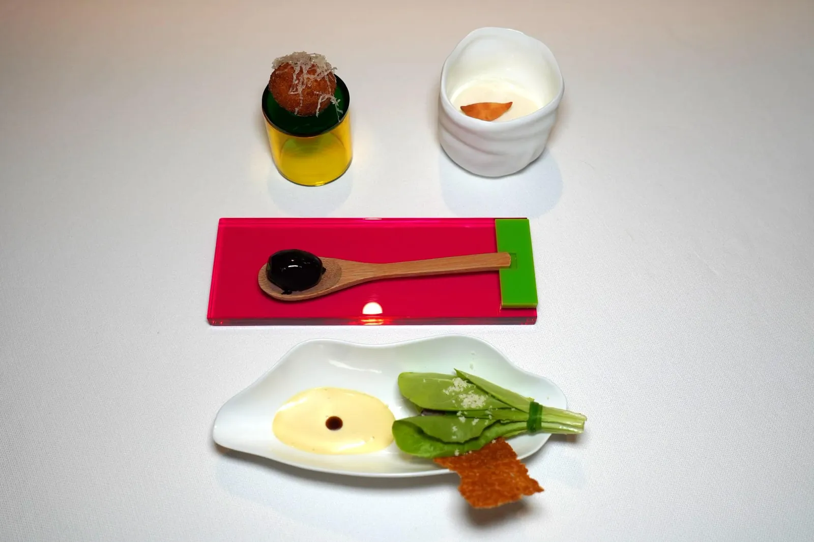 AMUSE-BOUCHE เซ็ตเรียกน้ำย่อยทั้งหมดจัดเสิร์ฟมาอย่างต่อเนื่อง