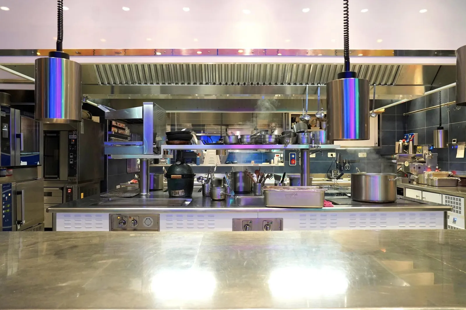 ครัวเปิด Open Kitchen เป็นจุดดึงดูดสายตา