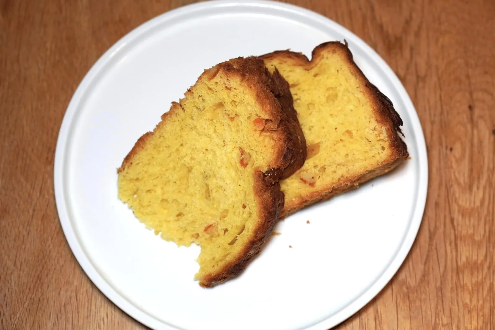 Mignardises ยังมีขนมปัง Panettone ซึ่งนิยมรับประทานกันในช่วงคริสมาสต์นั่นเอง
