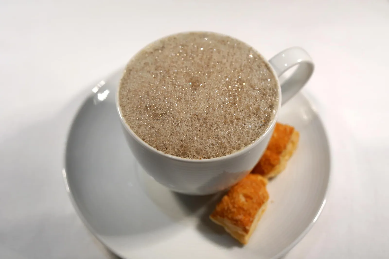 Cappuccino di Tartufo Nero (390++) Black Truffle “Cappuccino” สุดยอดซุปเห็ดทรัฟเฟิลเนื้อเนียนที่เชฟ infused กลิ่นของกาแฟลงไปด้วย ตัวซุปมีเนื้อเนียน ละเอียด กลิ่นหอมของทรัฟเฟิลเข้ากันได้กับกลิ่นของกาแฟเป็นอย่างดี ทานกับแป้งพัฟกรอบ จานนี้ตอนยกมาเสิร์ฟหน้าตาดูธรรมดาเเต่รสชาตินั้นเหนือความคาดหมายมากจริงๆ (13/20)