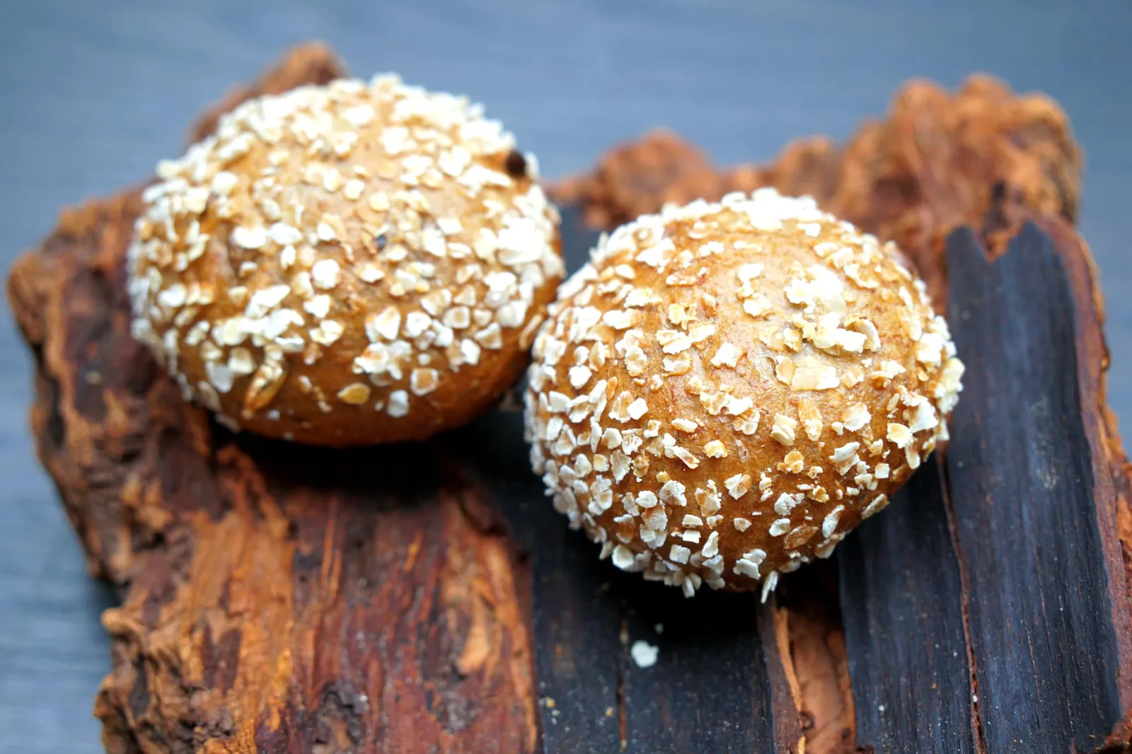 Bread with goat milk butter ขนมปังก้อนกลมทำมาจาก Fermented seed and grain หรือธัญพืชหมักและส่วนเมล็ด กัดแล้วมีความกรอบชัดเจนแต่ไม่แข็งจนเกินไป ทั้งยังมีรสเปรี้ยวนิดๆจากกระบวนการหมักอีกด้วย