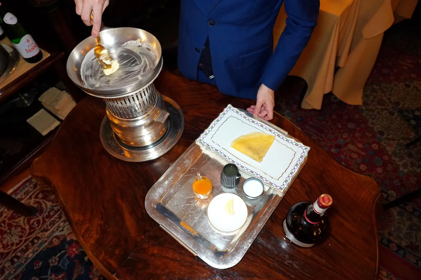 La nostra Crêpe Suzette alla lampada con gelato alla crema e scorza di limone ด้วยความที่ตัวร้านเป็นห้องอาหารคลาสสิคเราจึงไม่พลาดที่จะสั่ง Crêpe Suzette มาลองชิมดู (17/20)