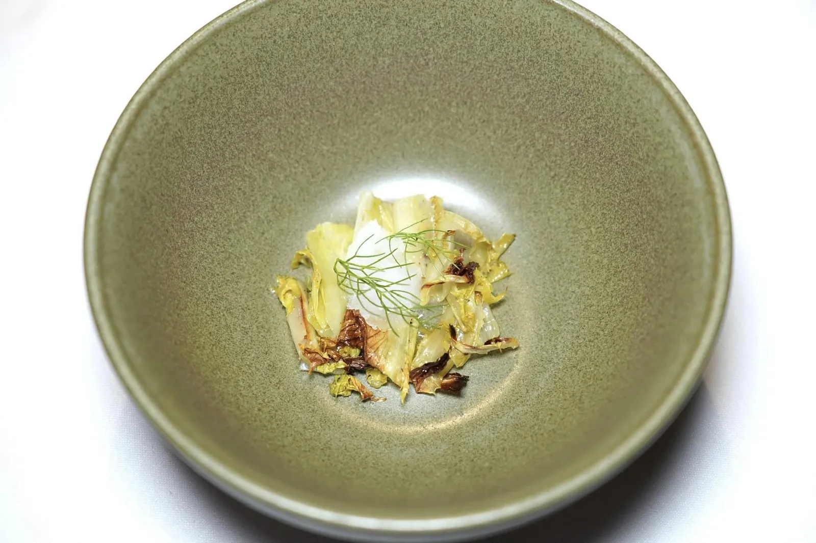 LUCA'S “SALAD”..... ล้างปากด้วยสลัดที่ตั้งชื่อตามหนึ่งในเชฟอาหารหวาน (อีกชื่อหนึ่งคือ Sara ซึ่งมีอยู่ในอีกเซ็ตเมนูหนึ่ง) รสชาติขมเพื่อล้างปาก (14/20)