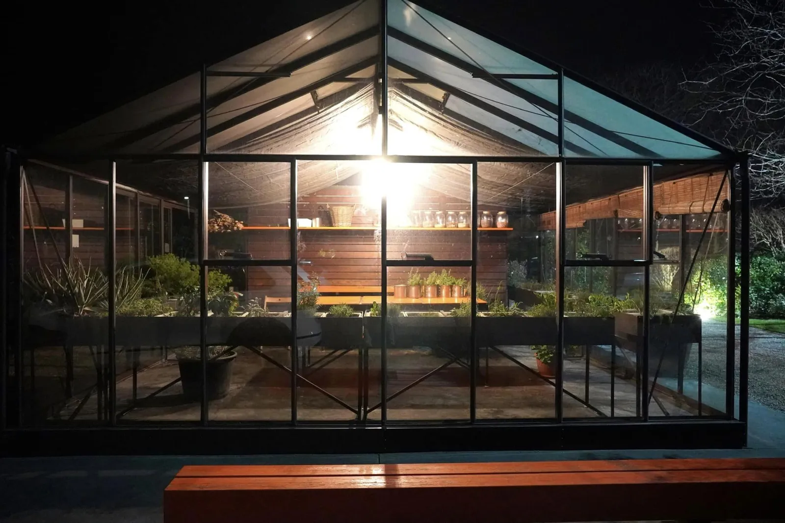 Greenhouse ปลูกพืชผักหลังร้าน
