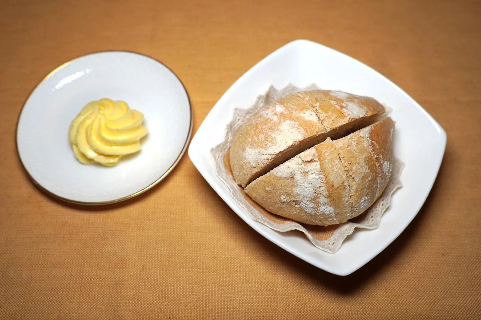 Bread ยังมี Sourdough และเนยแบบพื้นบ้าน
