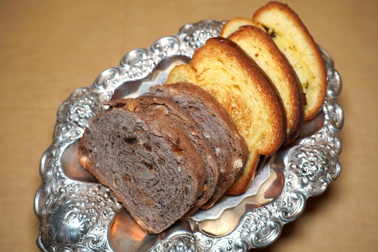 Mattonella di fegato d'oca al tartufo chutney di arance e cannella, brioche tostata e gelatina al Porto พนักงานแนะนำให้รับประทานเทอร์รีนคู่กันกับขนมปัง Pan Brioche และ Dried Fruit ย่างนั่นเอง (17/20)