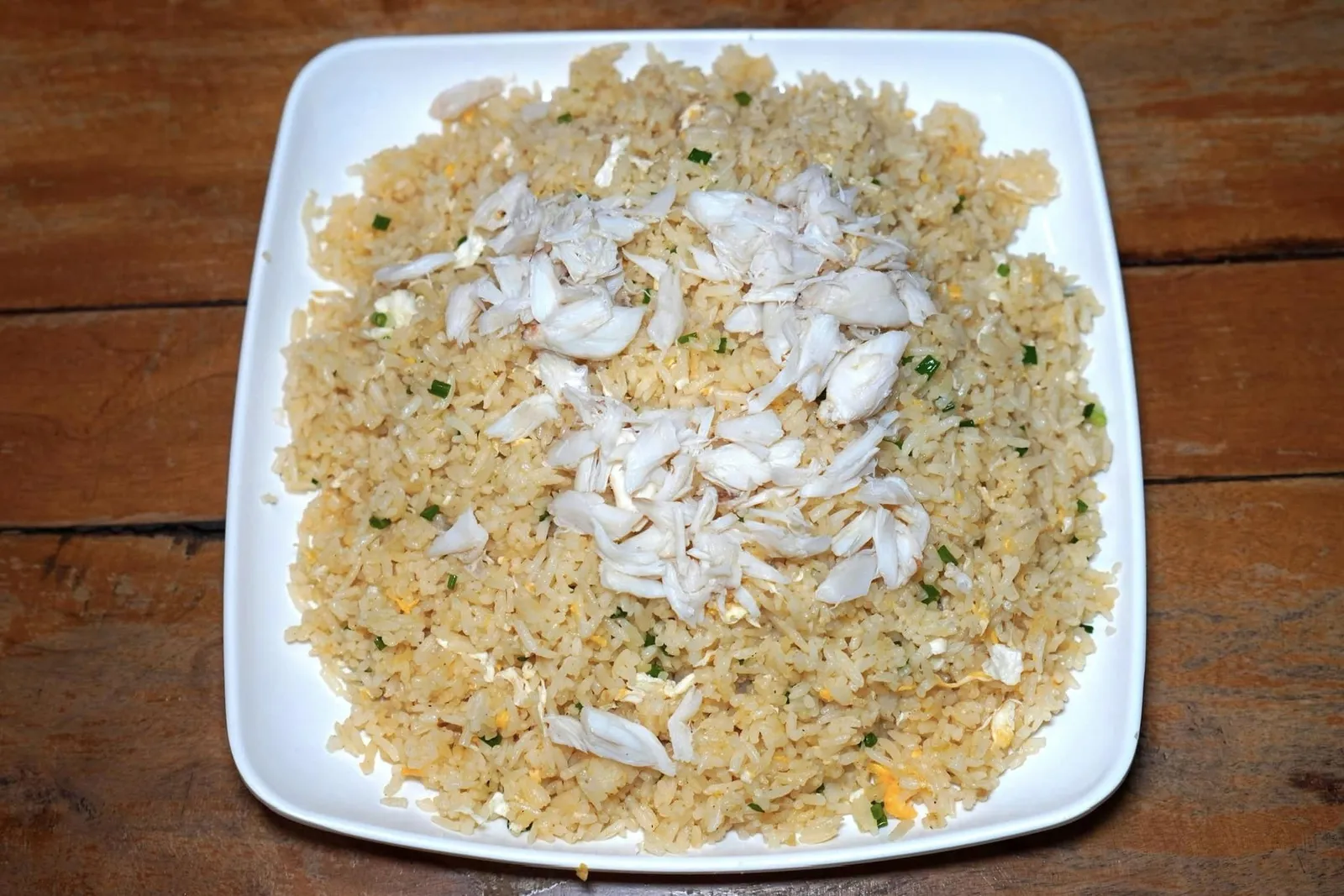 ข้าวผัดปูจานใหญ่ (220) Fried Rice with Crab ขอแนะนำให้เลือกสั่งข้าวผัดปูจานใหญ่ เชฟผัดข้าวกับไข่มาสุกพอดีและโรยหน้าด้วยเนื้อปูจนล้นจาน (12/20)
