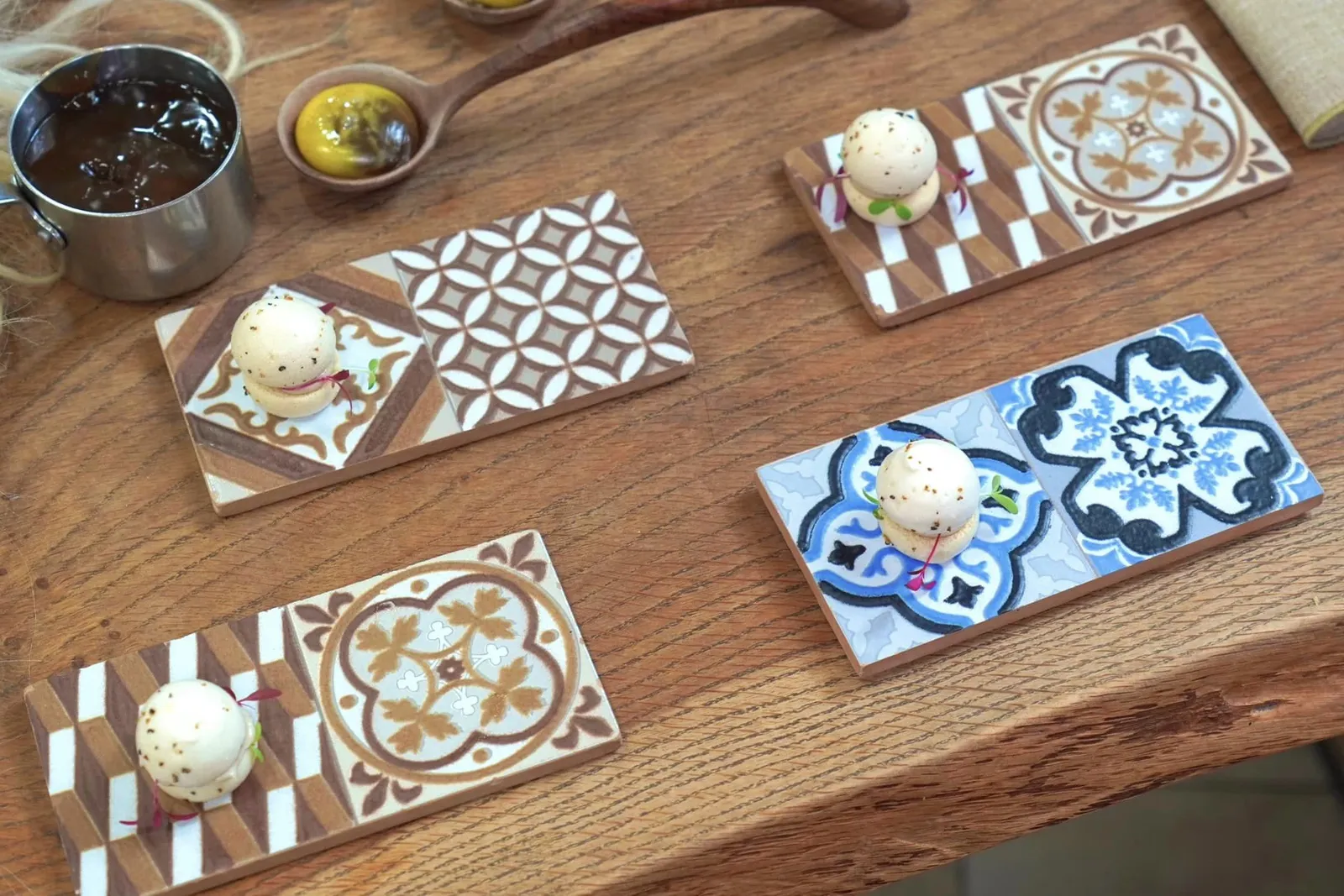 Truffled meringue เริ่มต้นด้วยทรัฟเฟิลเมอแรงก์หอม ๆ พร้อมละลายในปาก (20/20)
