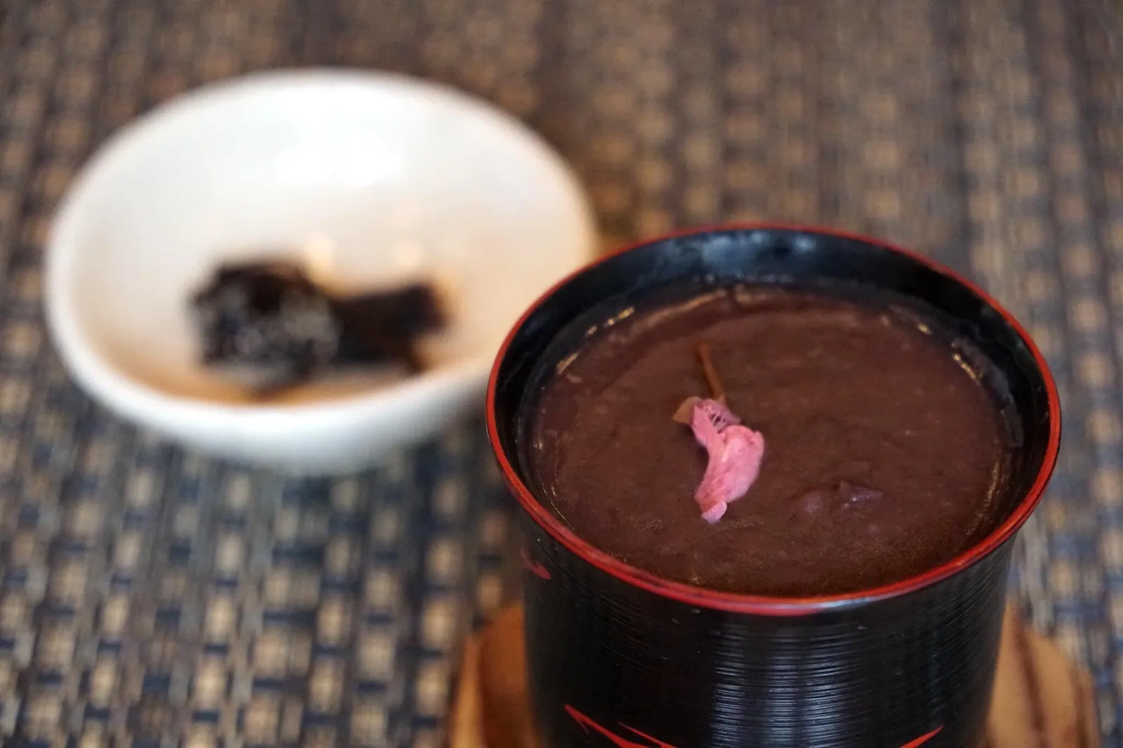 Zenzai Sweet red beans soup with rice cake ขนมถั่วแดงต้ม ข้างในมีโมจิสองลูก หวาน หอม อร่อยเหมือนทานที่ญี่ปุ่น มีสาหร่ายรสเค็มให้ทานตัดกับรสหวาน (15/20)