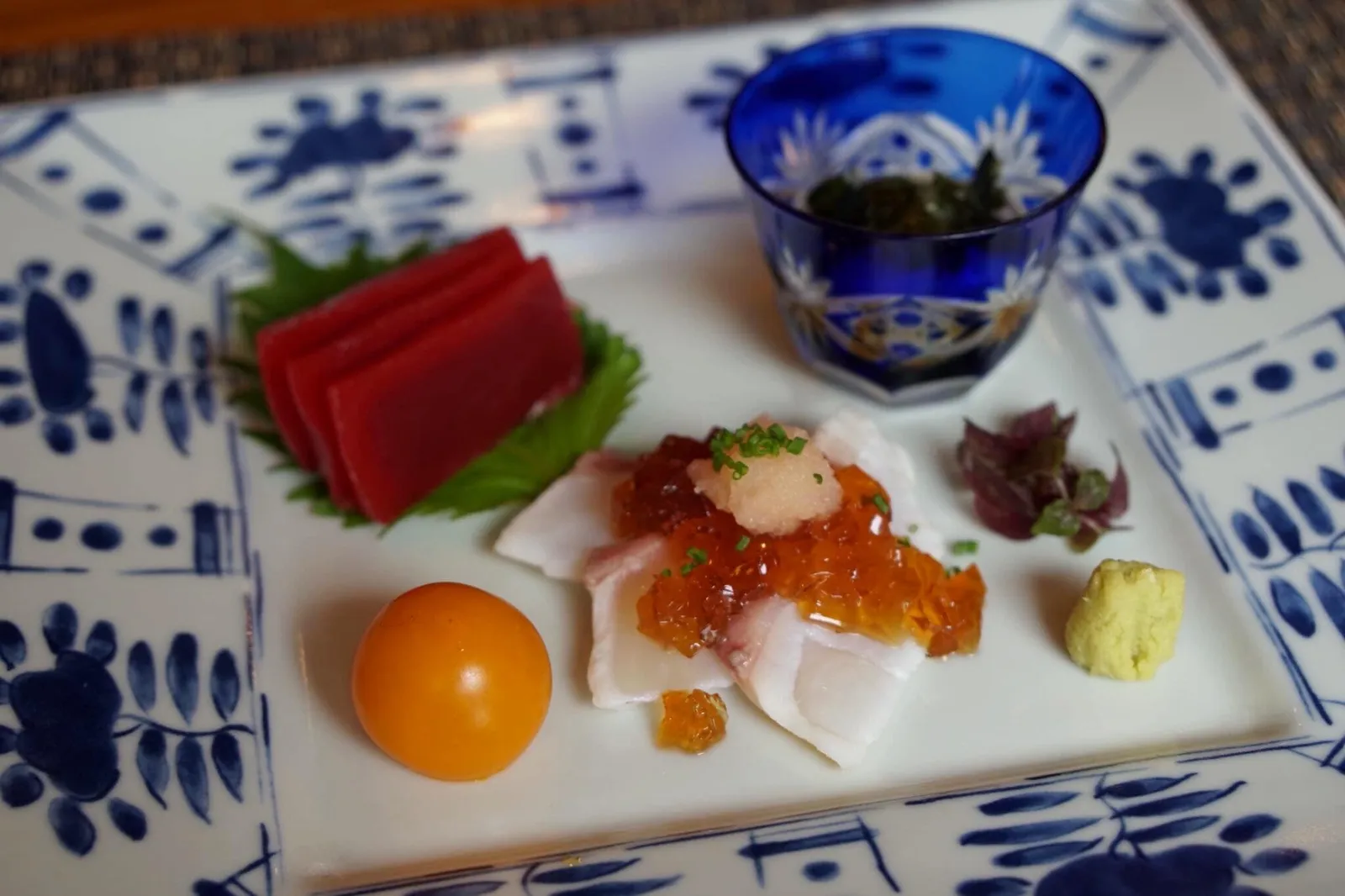 Tsukuri Sashimi of seabream, squid and tuna คอร์สที่สอง เสิร์ฟมาเป็นเซ็ทซาชิมิสามอย่าง (14/20)