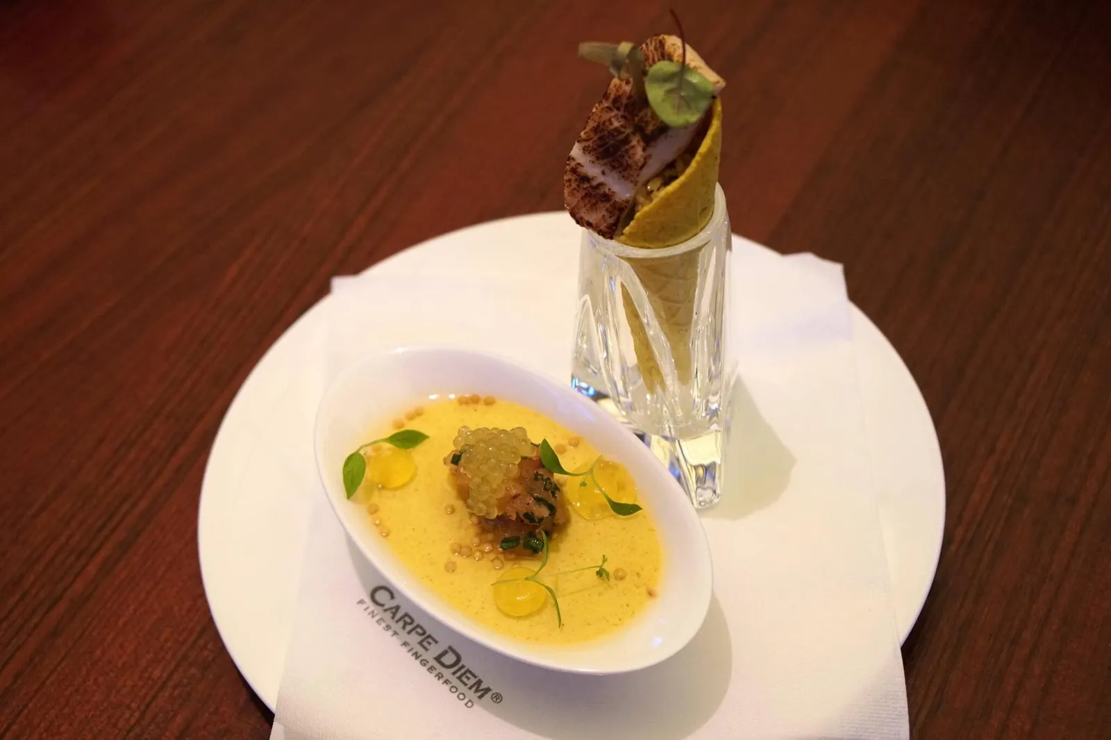 Char, curry & couscous in a curry-cone 🇿🇦 คอร์สถัดมาคือปลาแซลมอนกับคูสคูส (14/20)