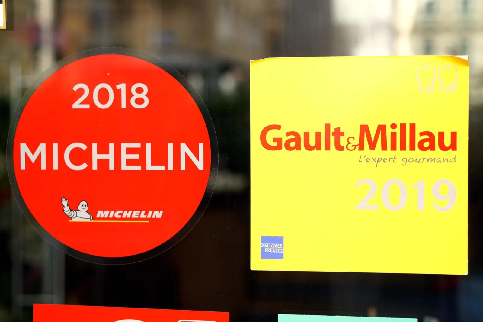 👨🏻🍳👨🏻🍳 15/20 Gault & Millau (2 Torques) - 15 คะแนน โกทมิโย (หมวก 2ใบ)