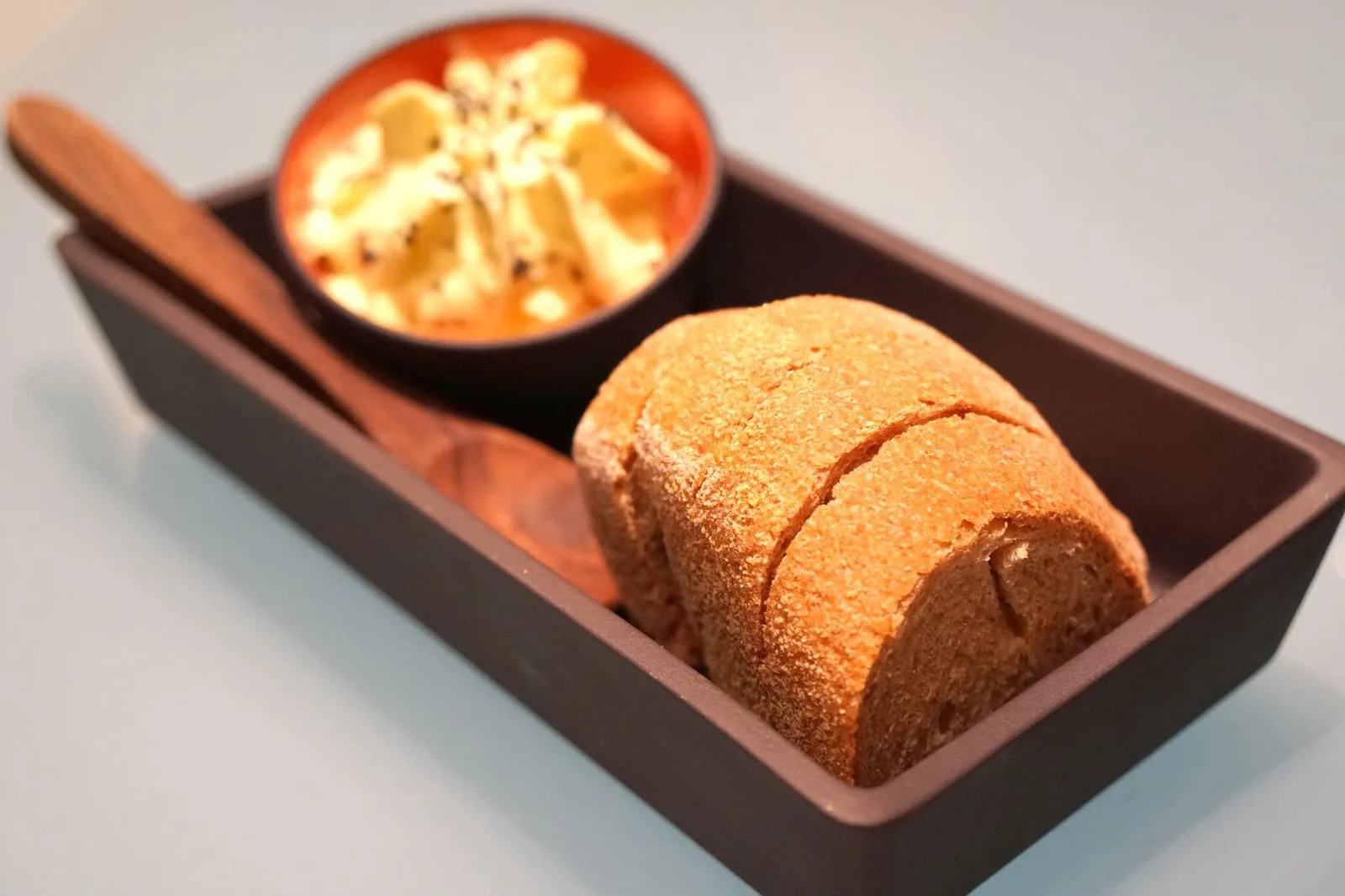 Bread bucket (Complimentary) ขนมปังชุดแรก เสิร์ฟมาอุ่น ความอร่อยอยู่ตรงเนยที่ทารสชาติมันๆเค็มๆ แบบละลายในปาก (14/20)