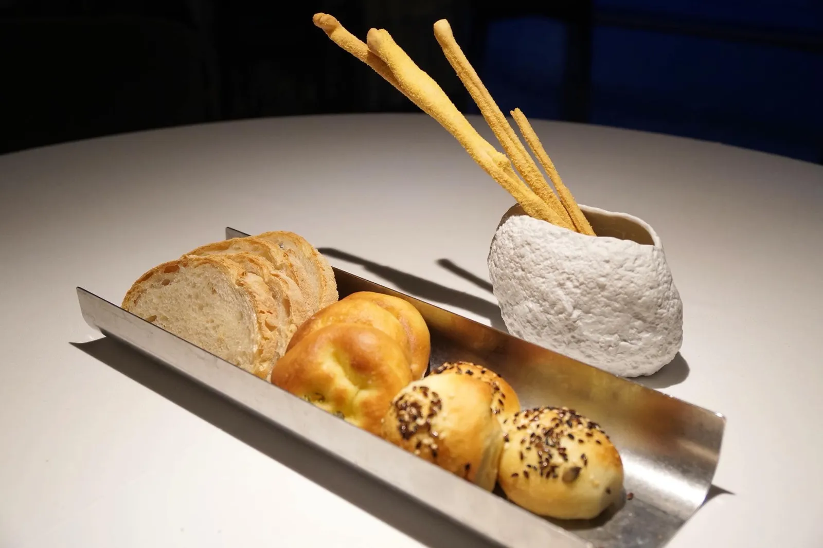Home-made Local Bread (Complimentary) ขนมปังมีอีกหลายชนิด หากทานหมดนี่คงอิ่มก่อนเเน่นอน (15/20)