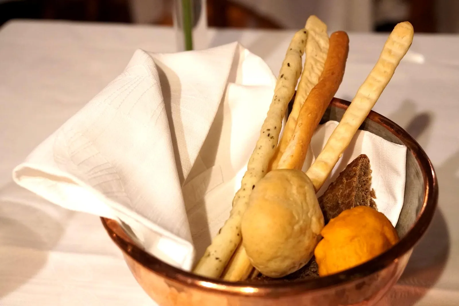 Bread Basket (Complimentary) ขนมปังอิตาเลียนรสชาติมาตรฐาน (10/20)